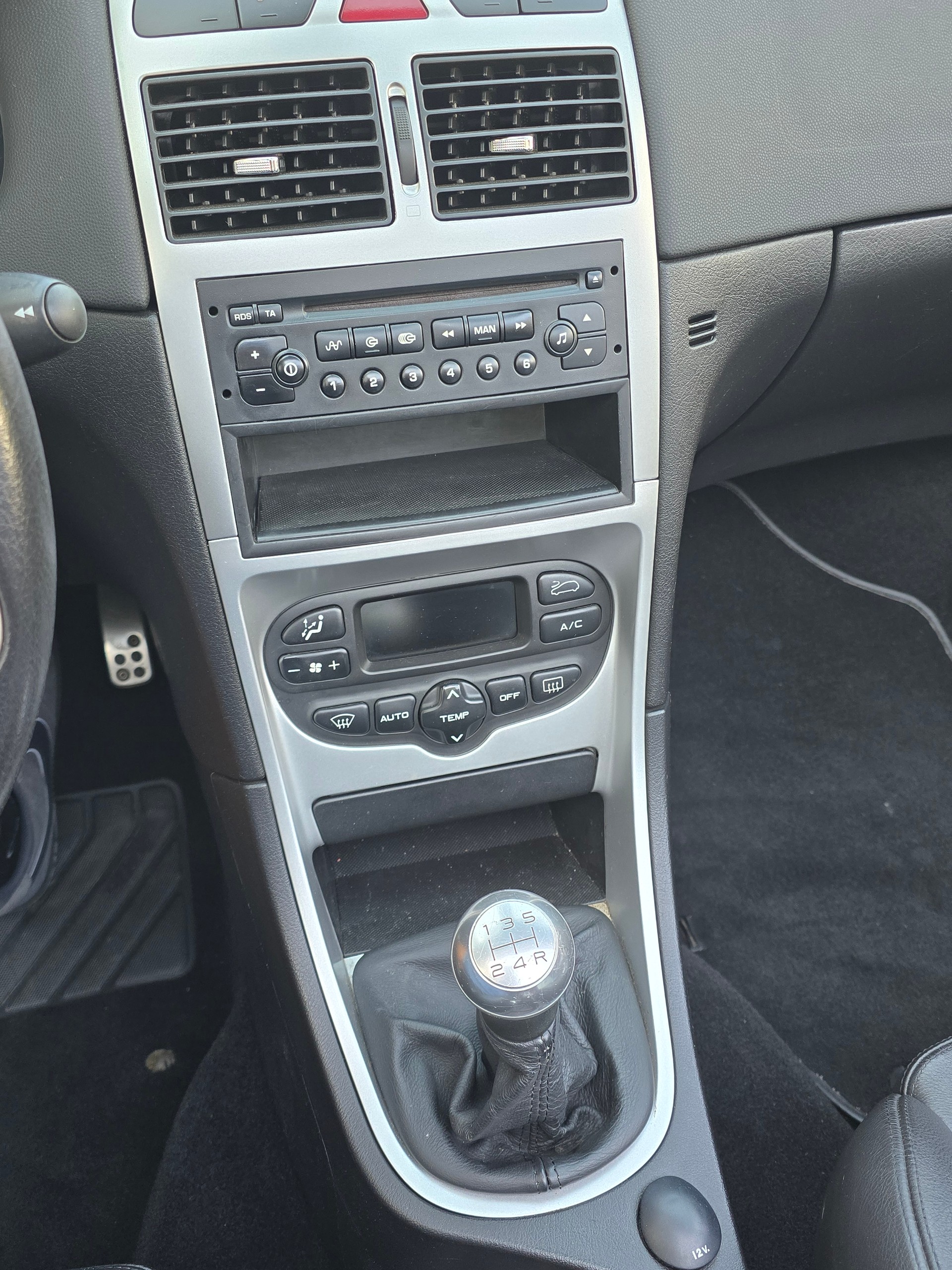 PEUGEOT 307 CC 2.0 16V-image-11