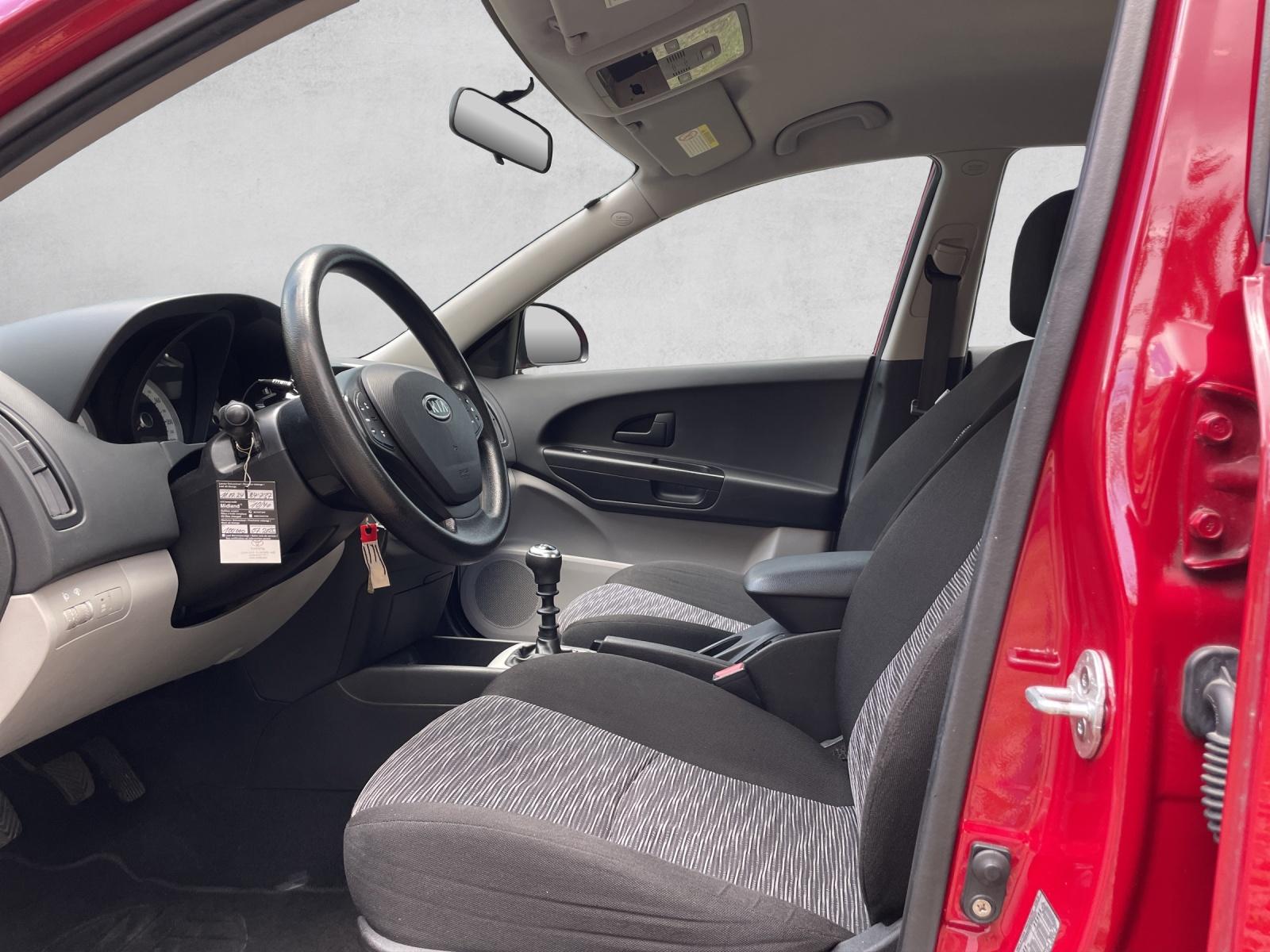 KIA Cee'd Sporty Wagon 1.4 CVVT Eco-image-9