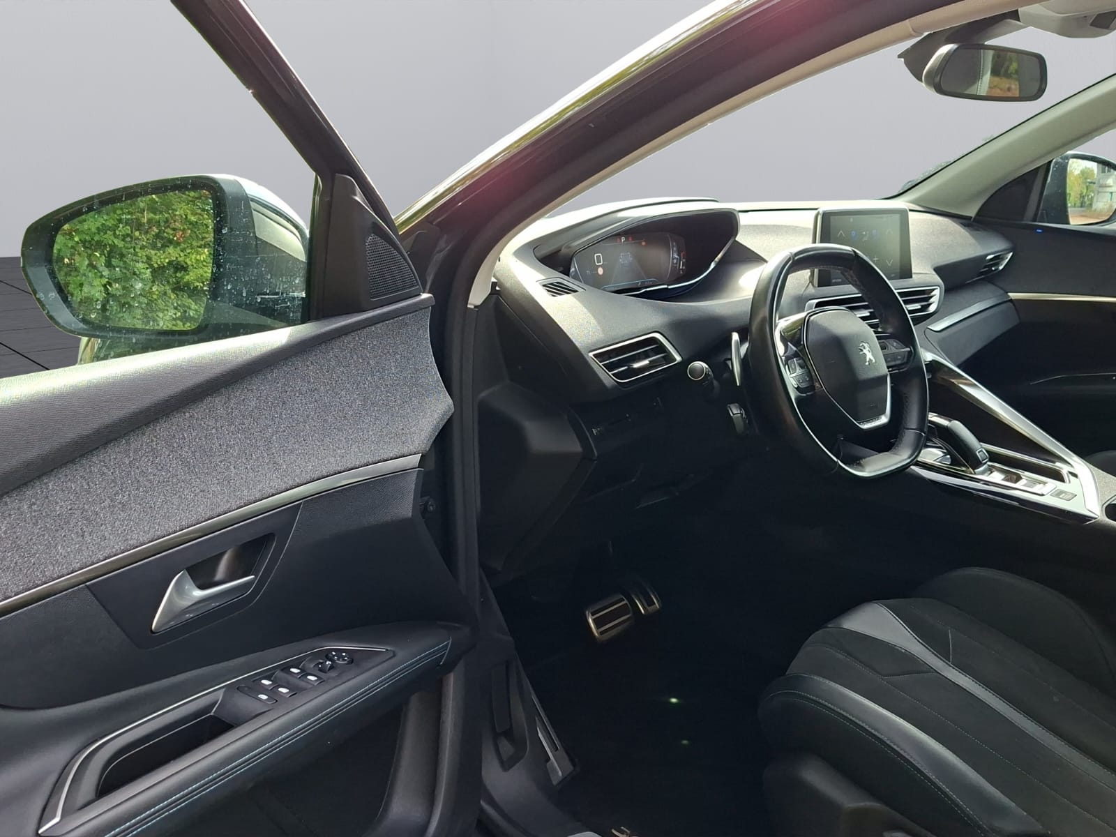 PEUGEOT 3008 1.2 PureTech Active EAT-image-10