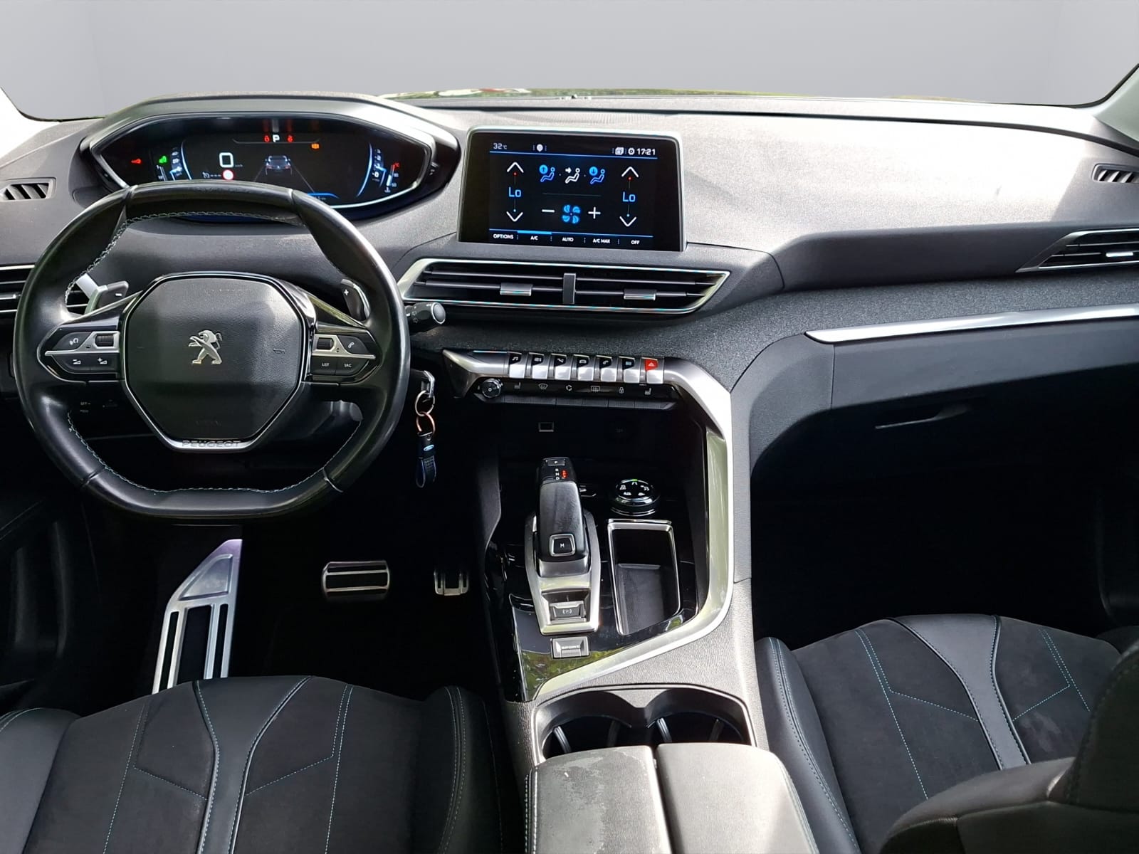 PEUGEOT 3008 1.2 PureTech Active EAT-image-11