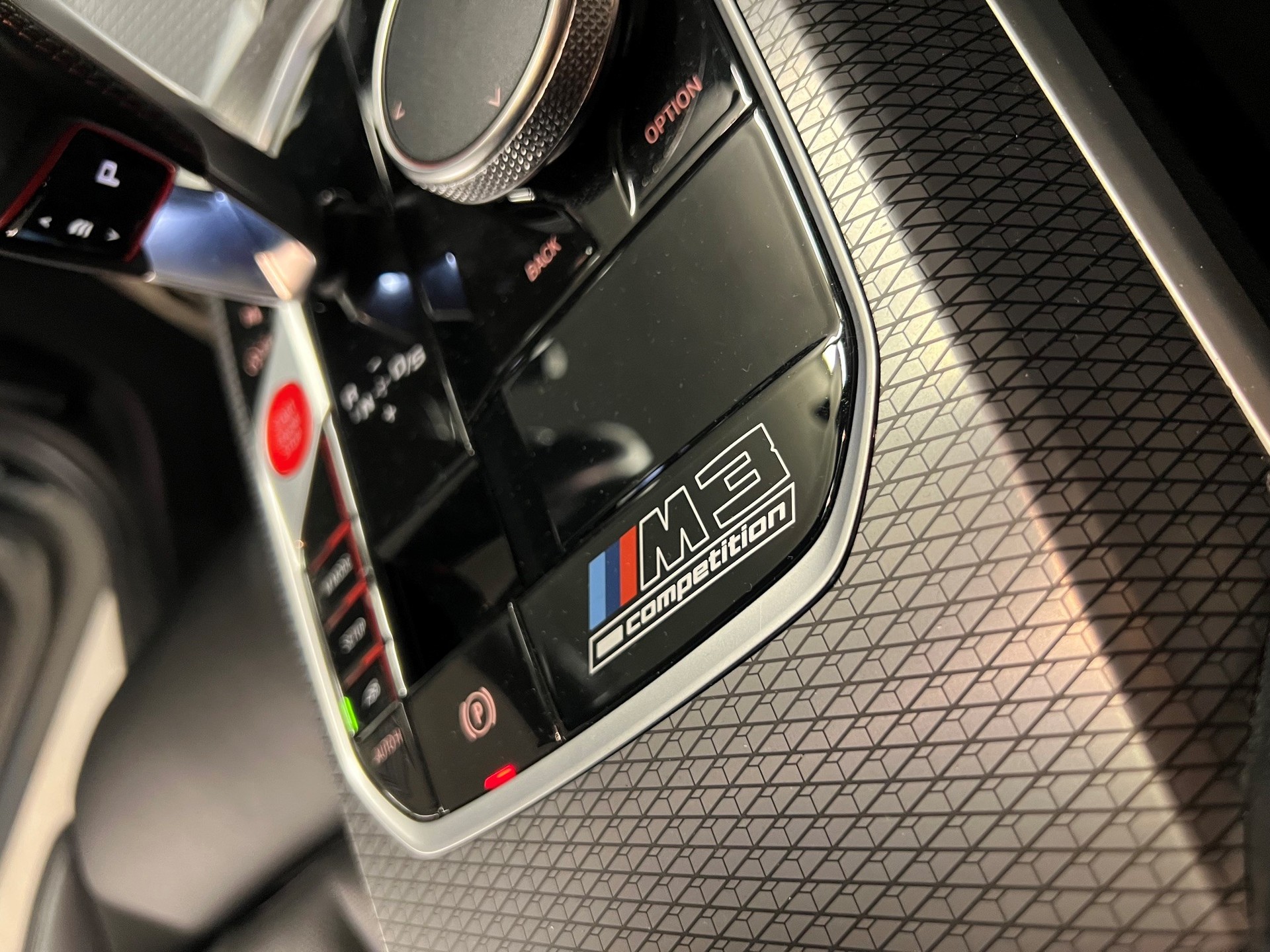 BMW M3 Competition xDrive-image-5