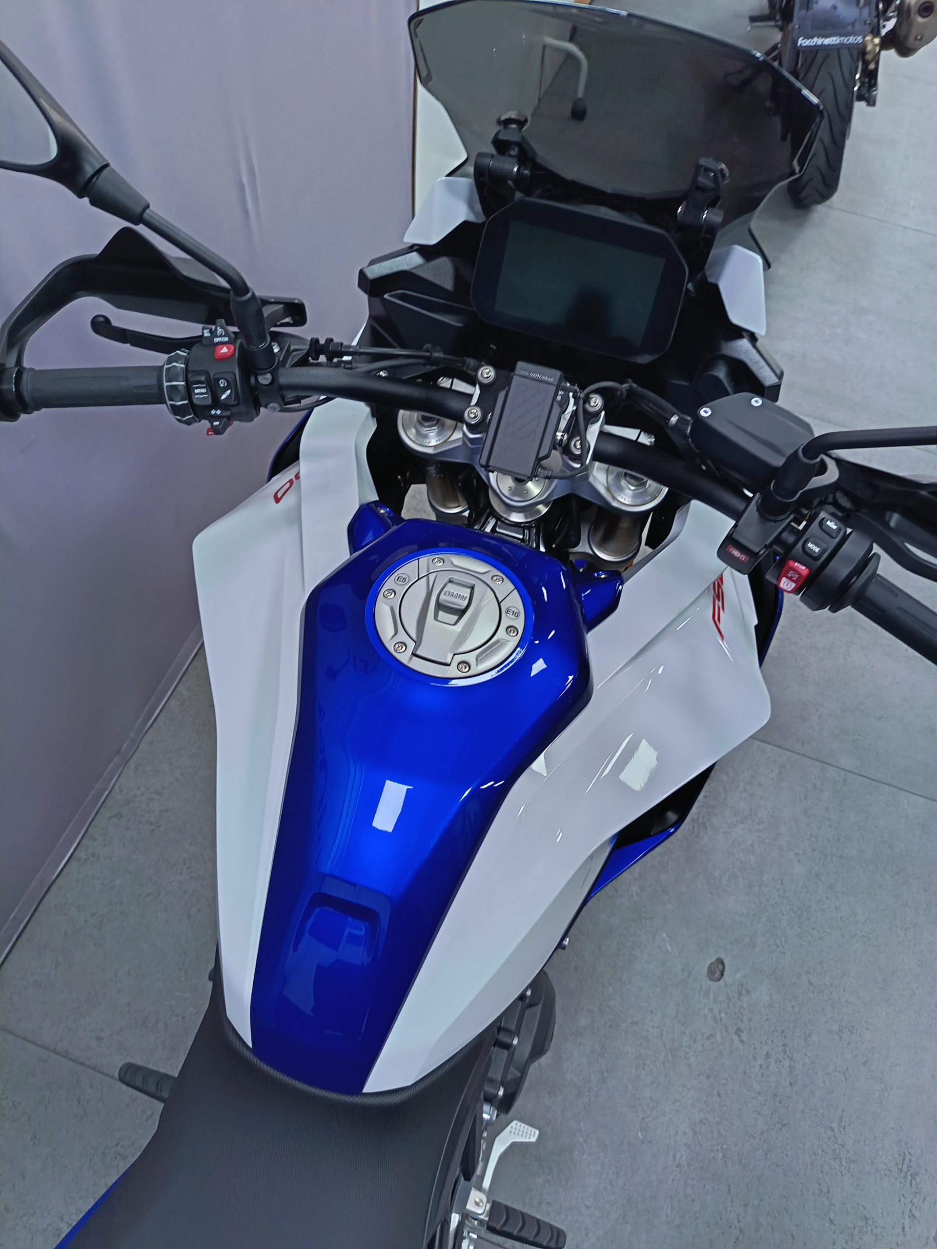 BMW F 900 XR A2 Sport *** Garantie 05.2031 ***-image-4