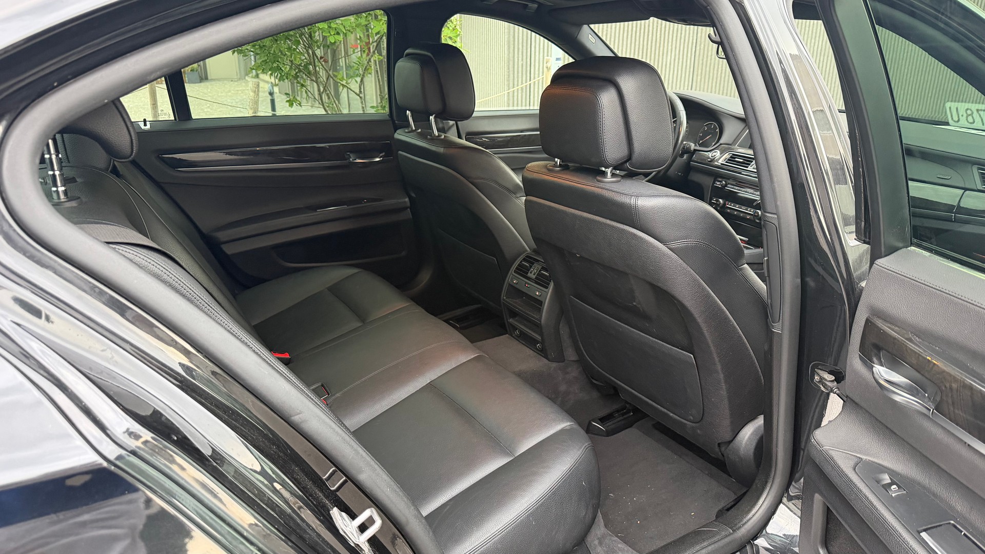 BMW 730d xDrive-image-5