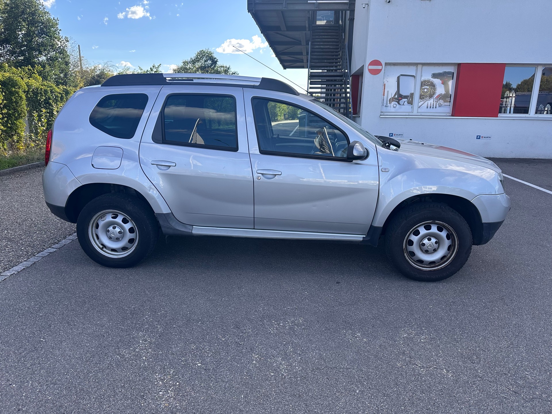 DACIA Duster 1.6 Destination 4x4-image-3