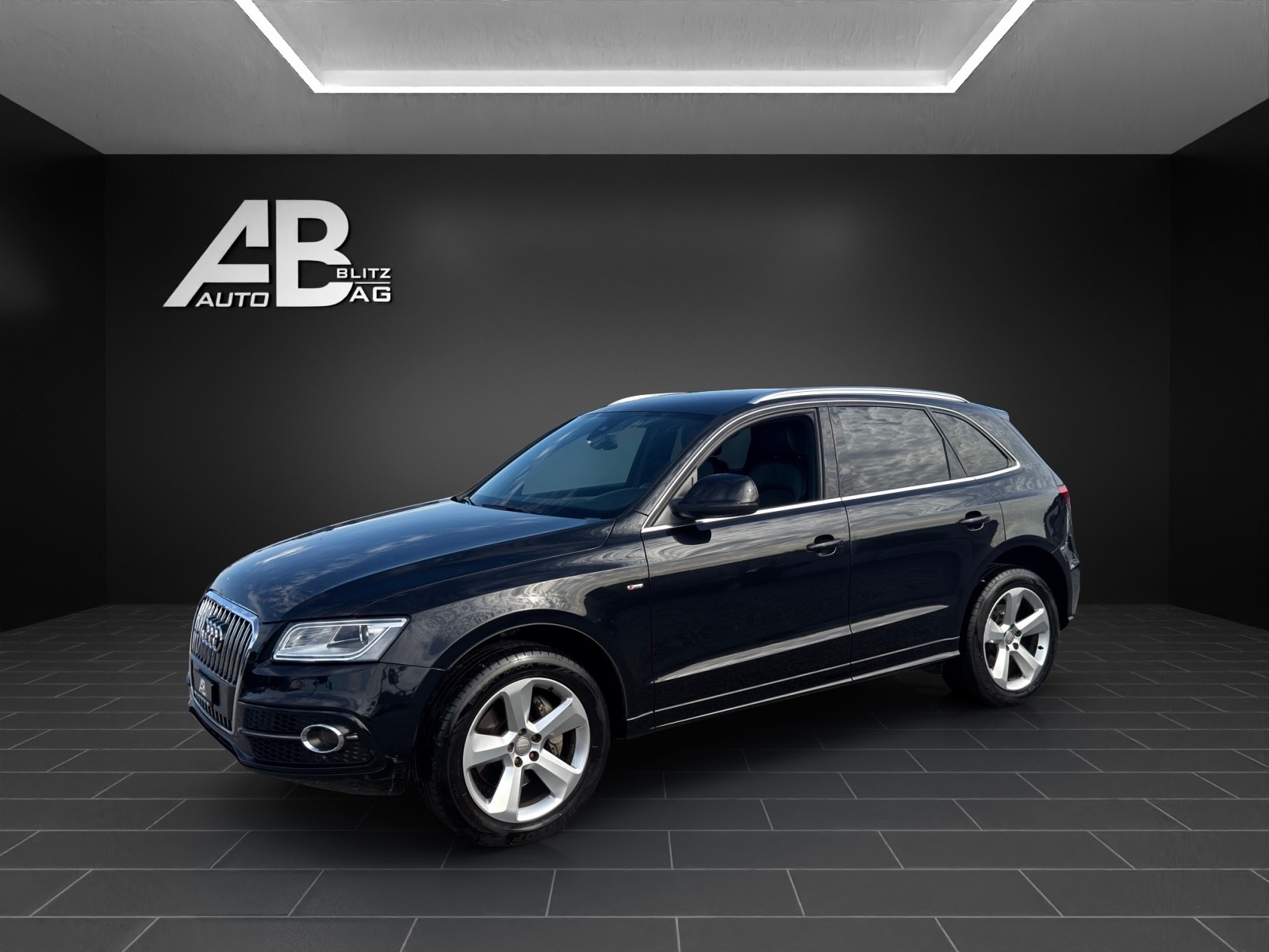 AUDI Q5 3.0 TDI S-Line quattro S-tronic mit 245 PS-image-1