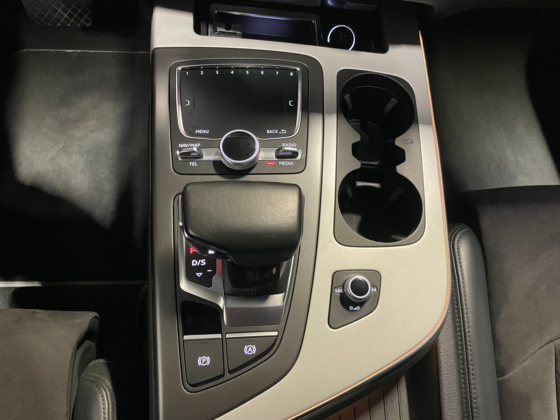 AUDI Q7 3.0 TDI quattro tiptronic S-line 7 Pl (39)-image-19