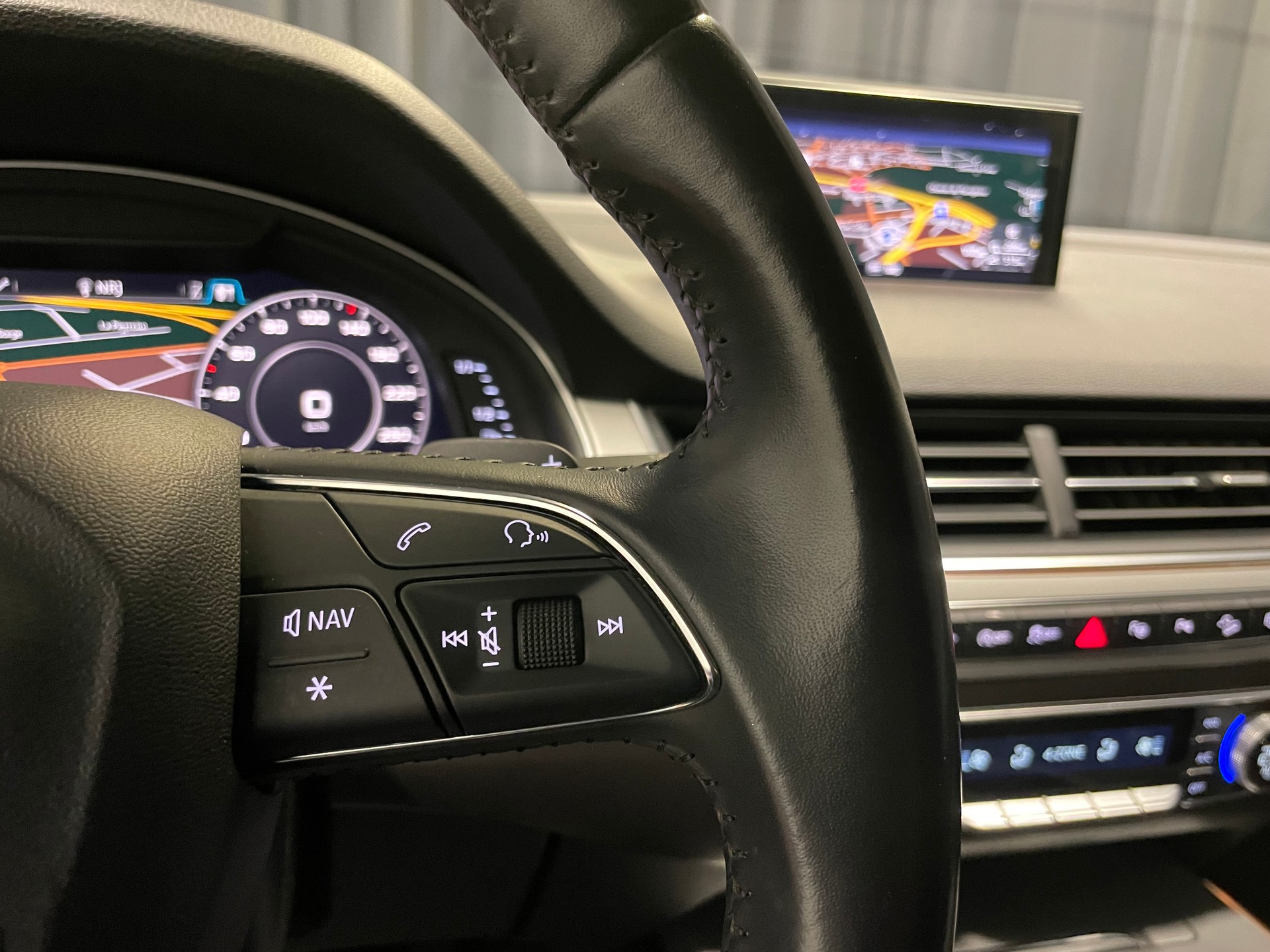 AUDI Q7 3.0 TDI quattro tiptronic S-line 7 Pl (39)-image-12
