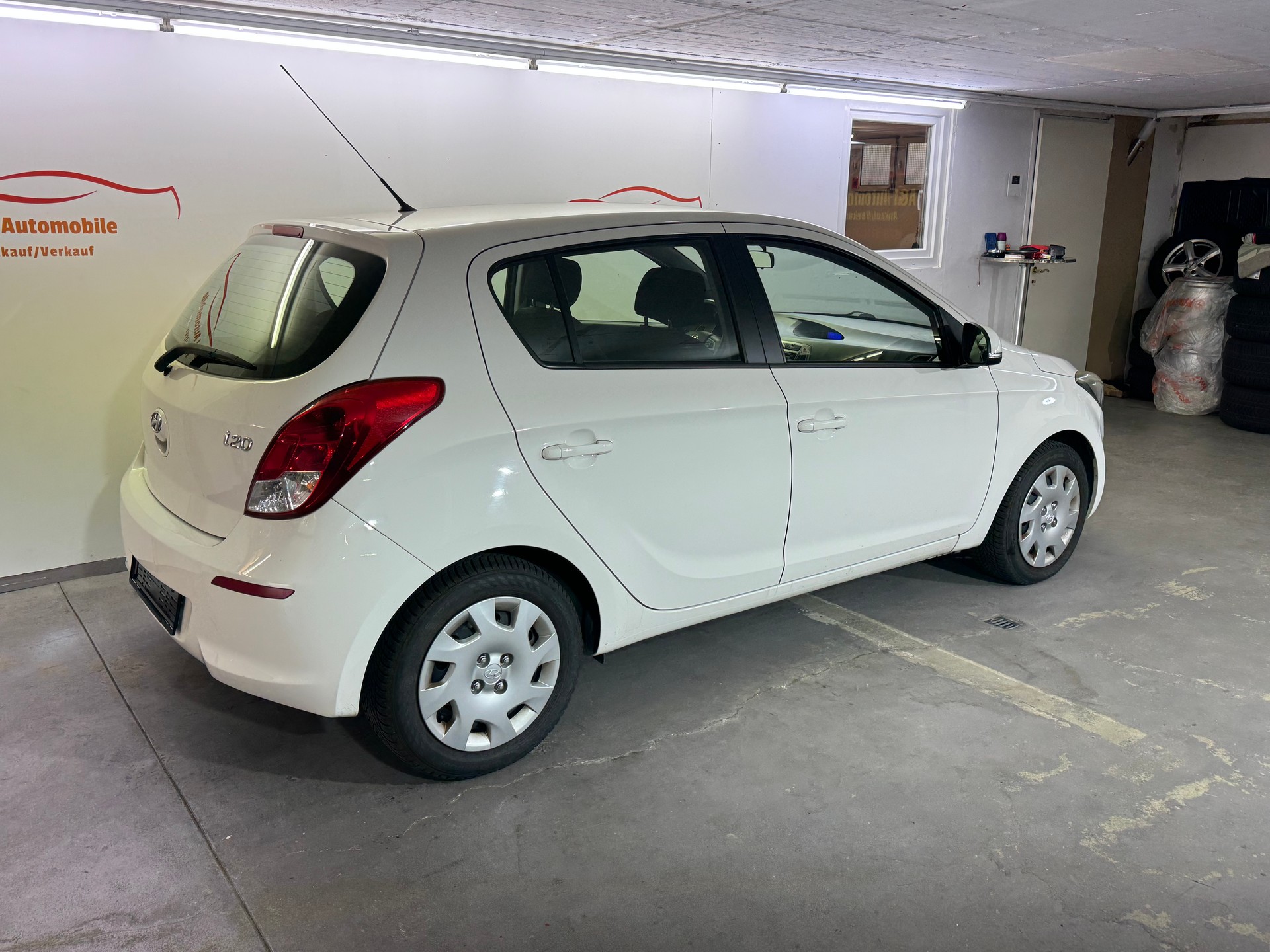 HYUNDAI i20 1.4 Style Automatic-image-3
