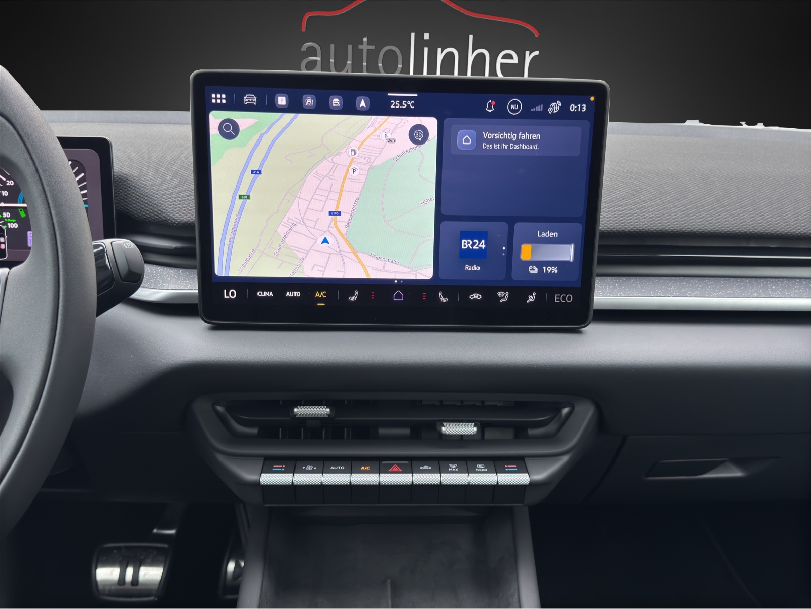 VW ID.3 Neo 79 kWh 231 PS Style-image-11