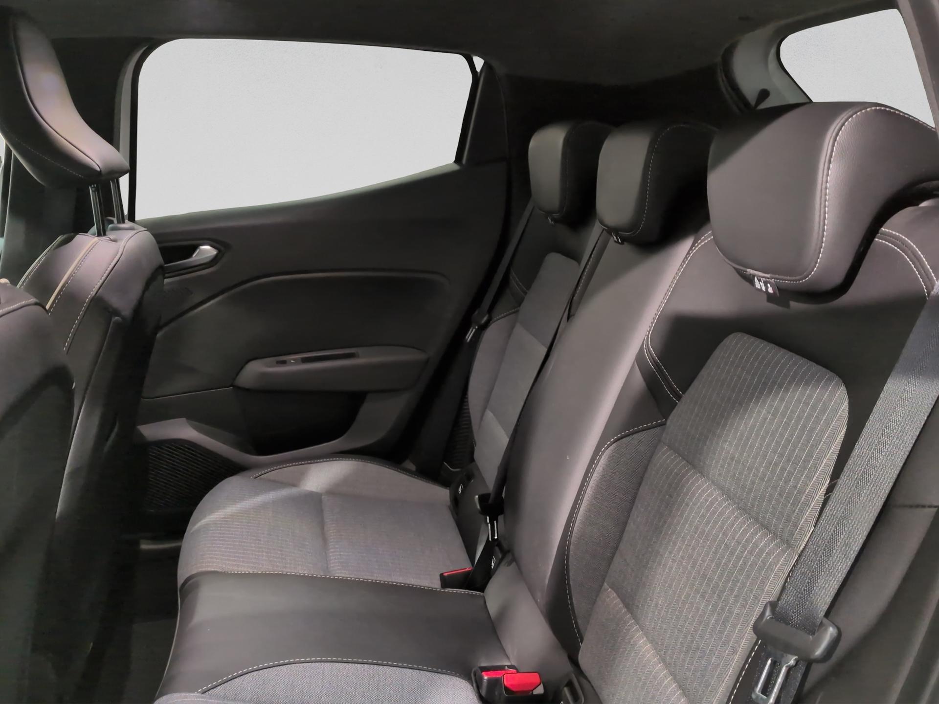 RENAULT Clio 1.6 E-Tech Techno-image-14