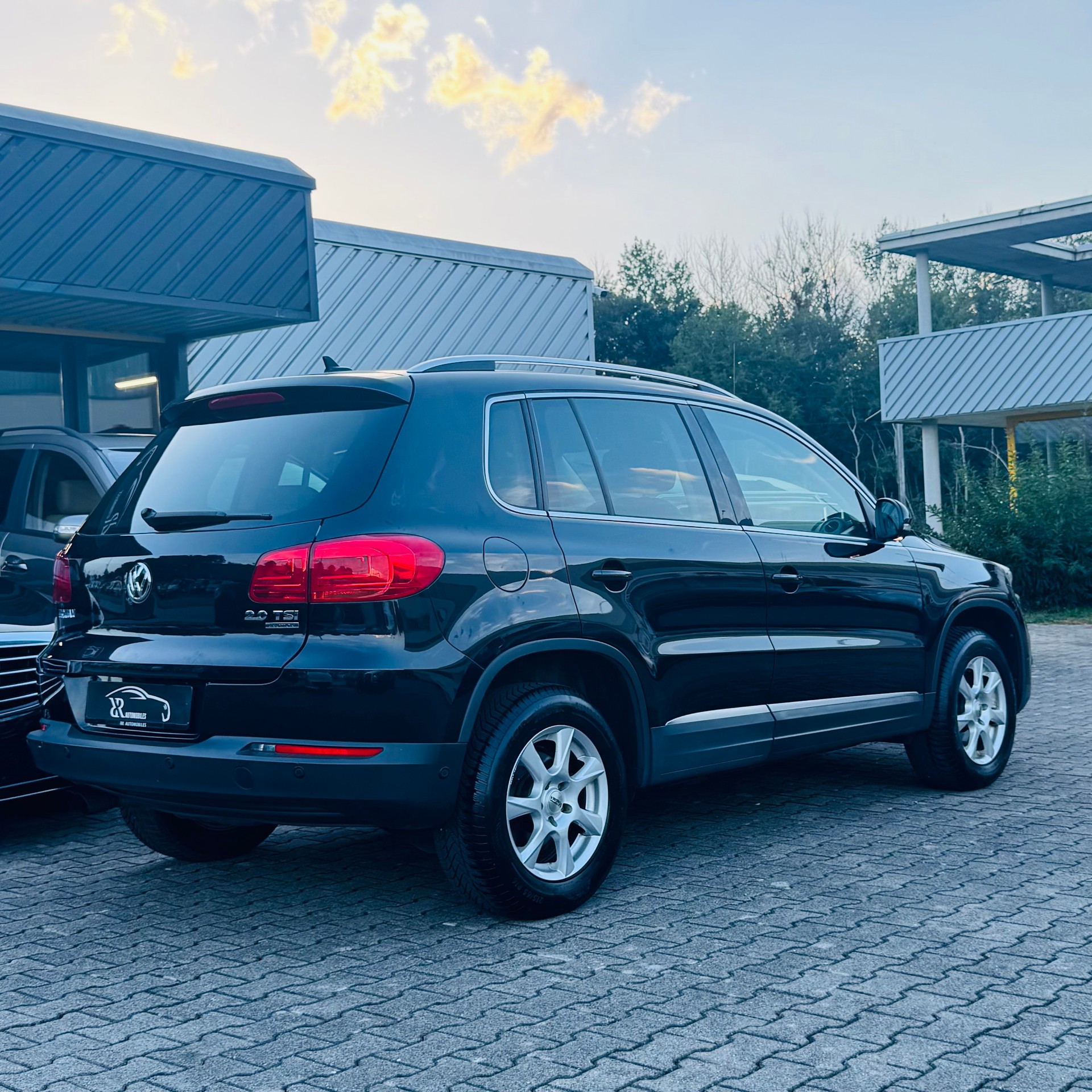 VW Tiguan 2.0 TSI Sport&Style 4Motion DSG-image-2