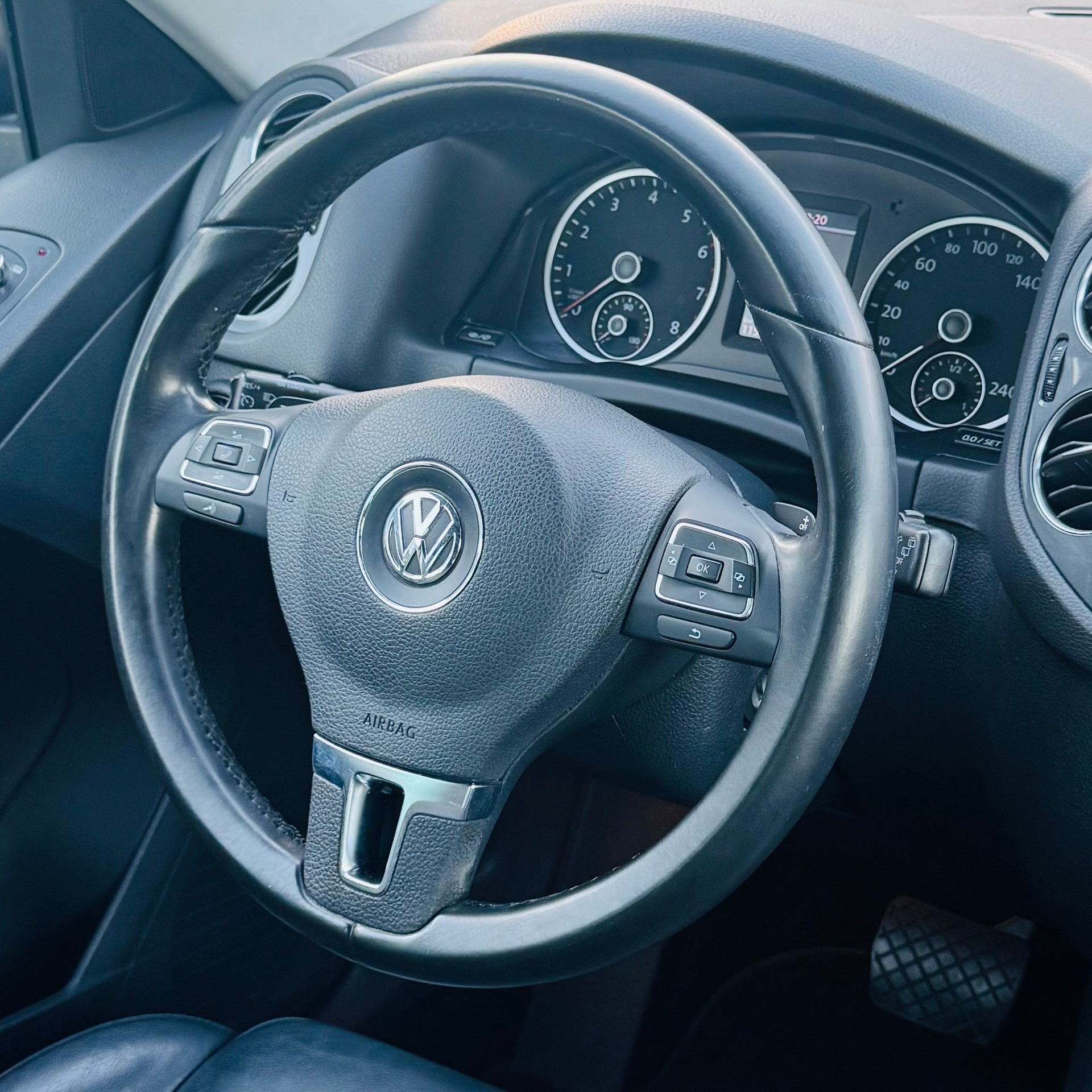 VW Tiguan 2.0 TSI Sport&Style 4Motion DSG-image-17