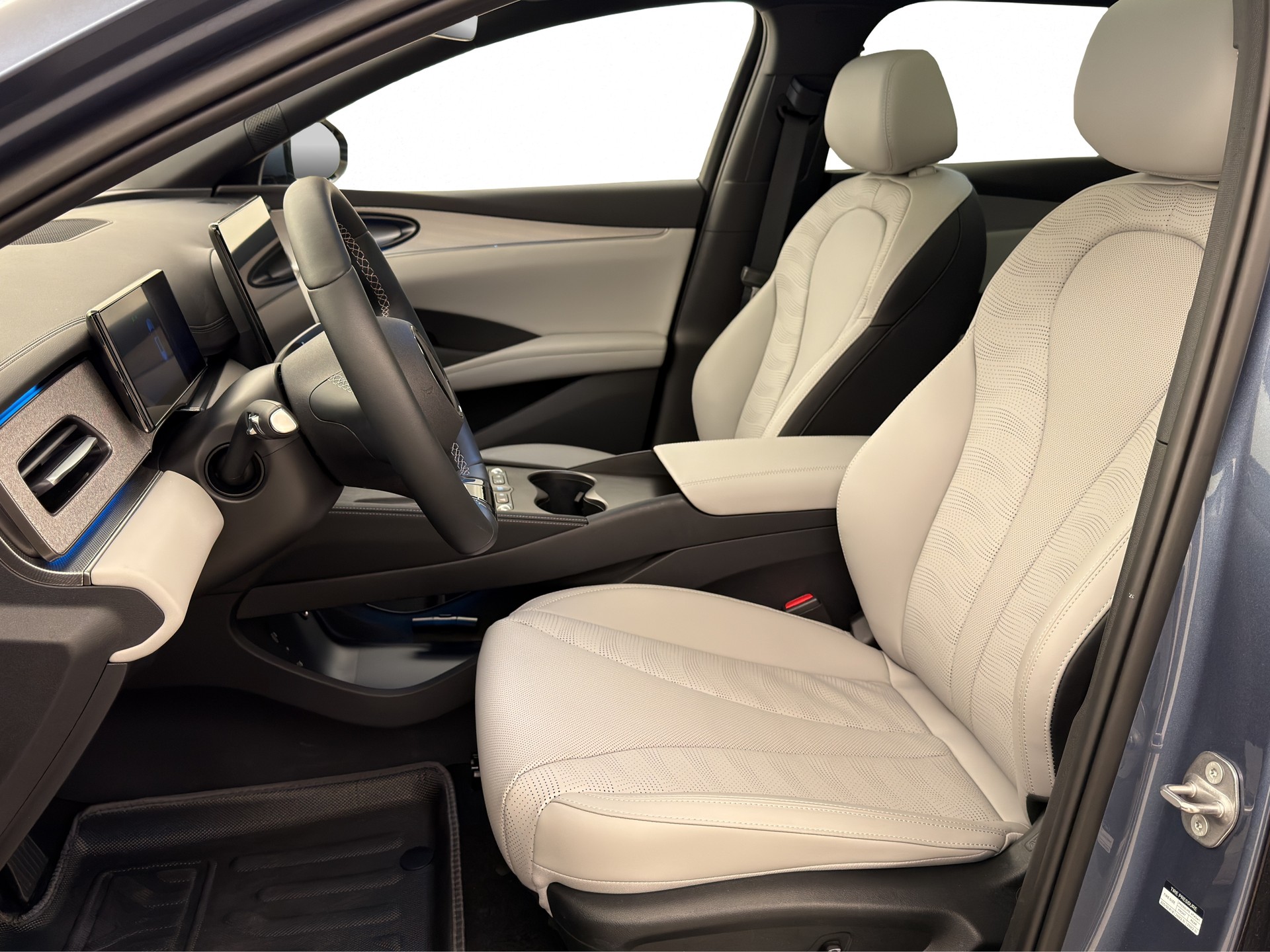 BYD Seal 6 DM-i Touring Comfort-image-5