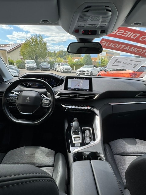 PEUGEOT 5008 1.5 BlueHDi Allure EAT-image-8
