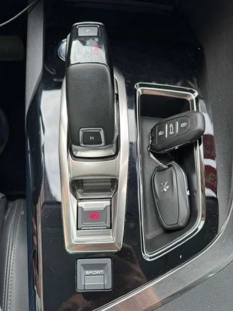 PEUGEOT 5008 1.5 BlueHDi Allure EAT-image-18