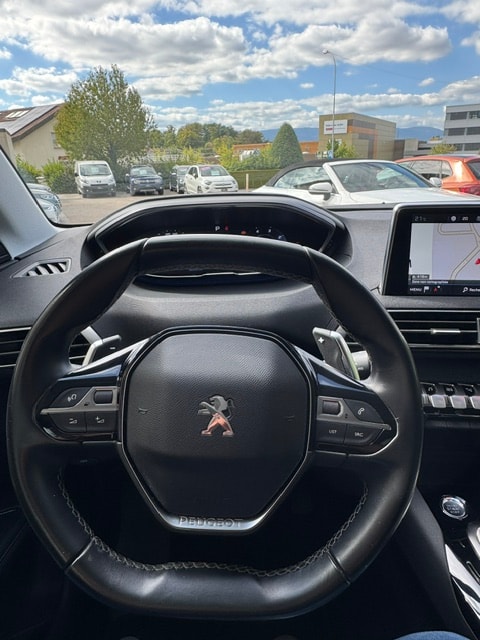 PEUGEOT 5008 1.5 BlueHDi Allure EAT-image-9