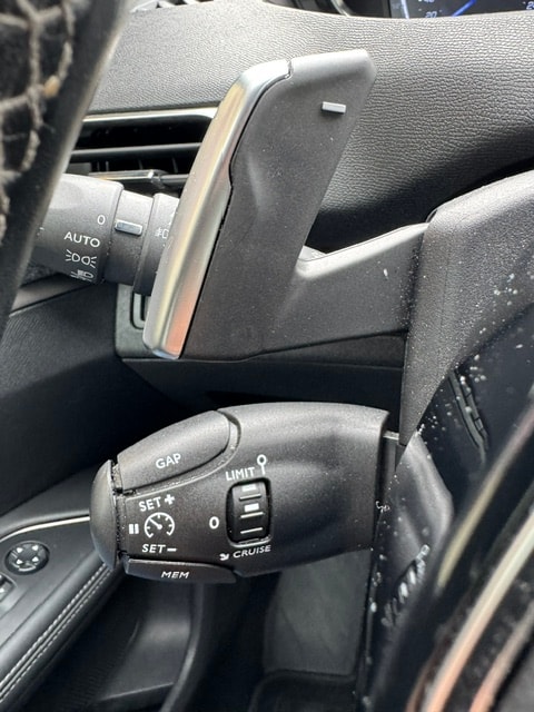 PEUGEOT 5008 1.5 BlueHDi Allure EAT-image-19
