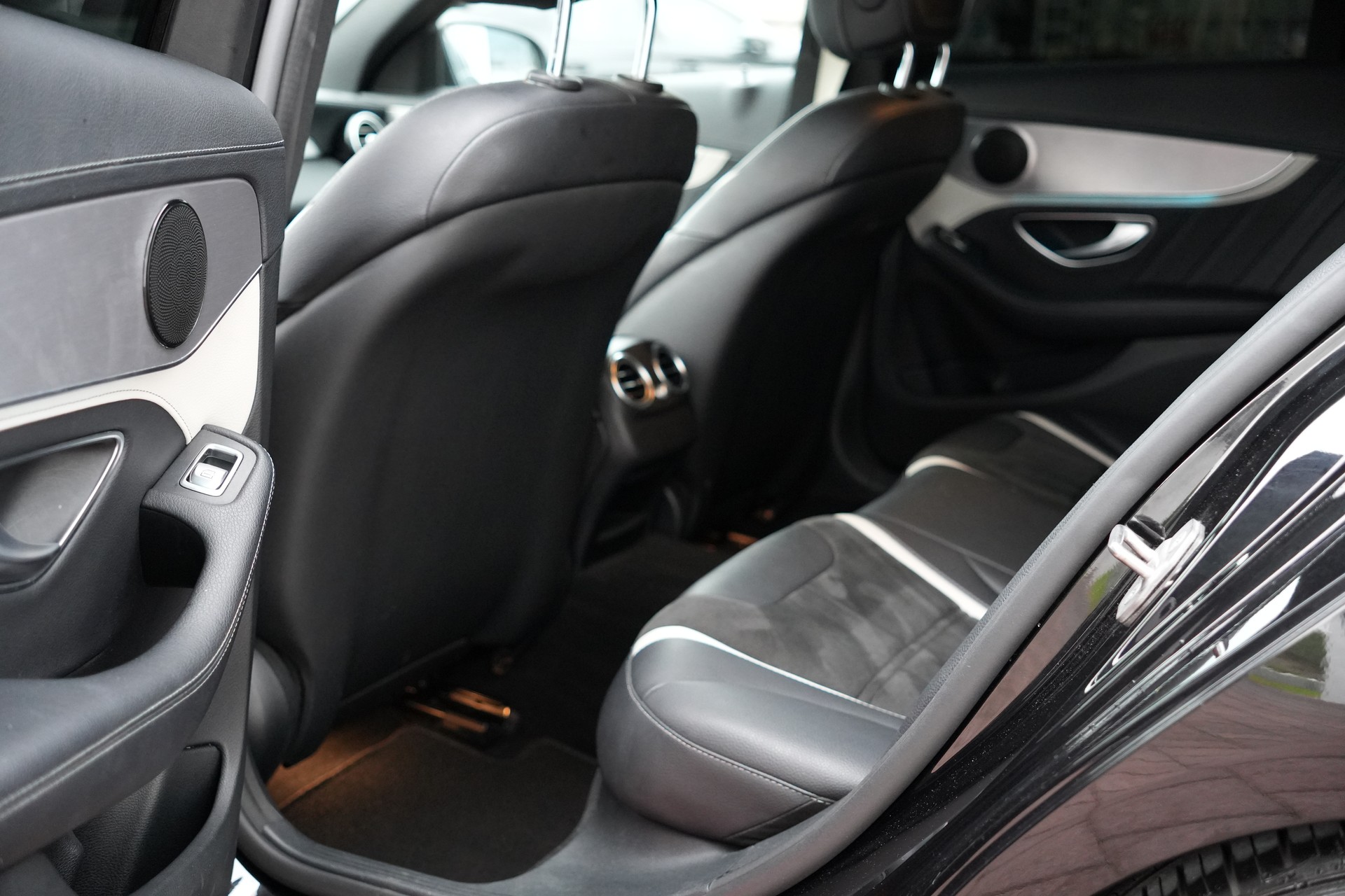MERCEDES-BENZ C 63 S AMG Speedshift-image-15