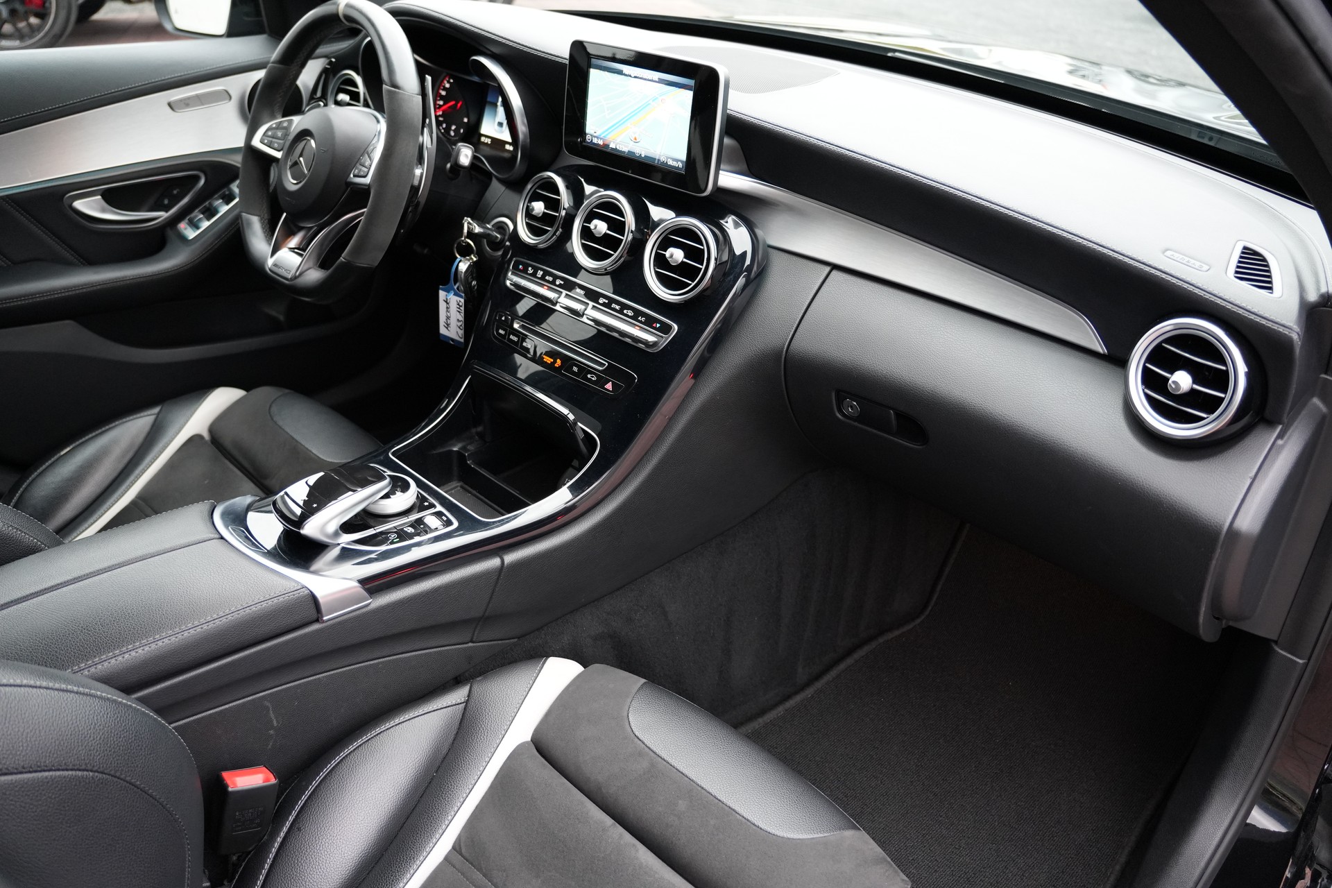 MERCEDES-BENZ C 63 S AMG Speedshift-image-14
