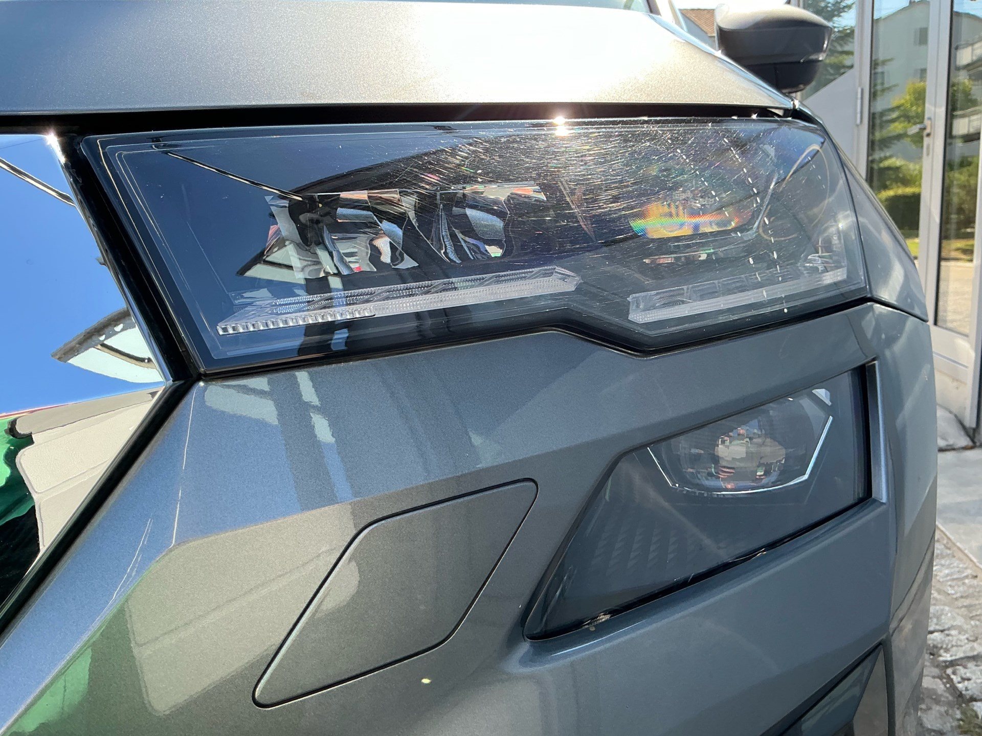 SKODA Karoq Tour 4x4 ***360° KAMERA UND PANORAMADACH ***-image-6