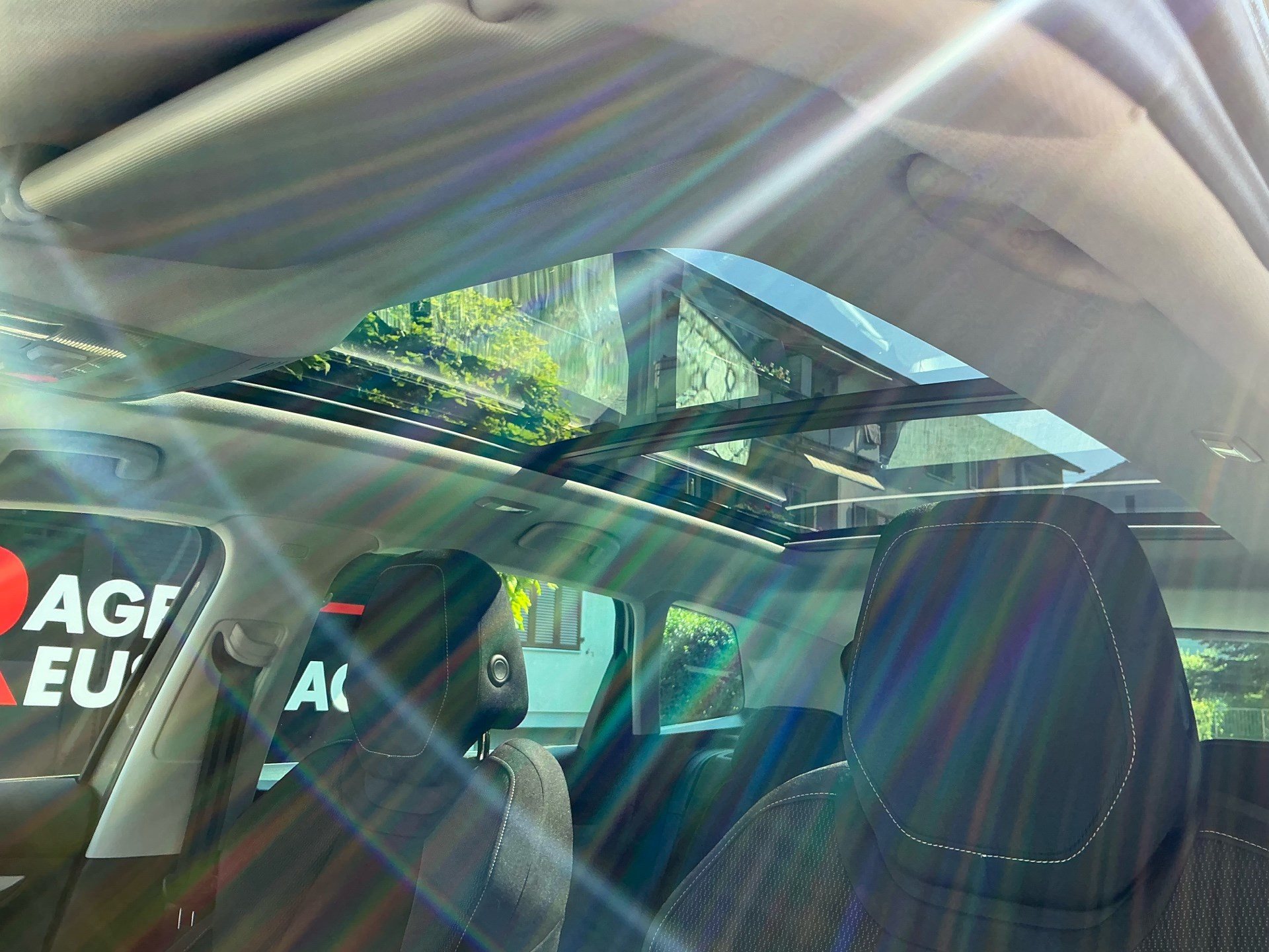 SKODA Karoq Tour 4x4 ***360° KAMERA UND PANORAMADACH ***-image-8
