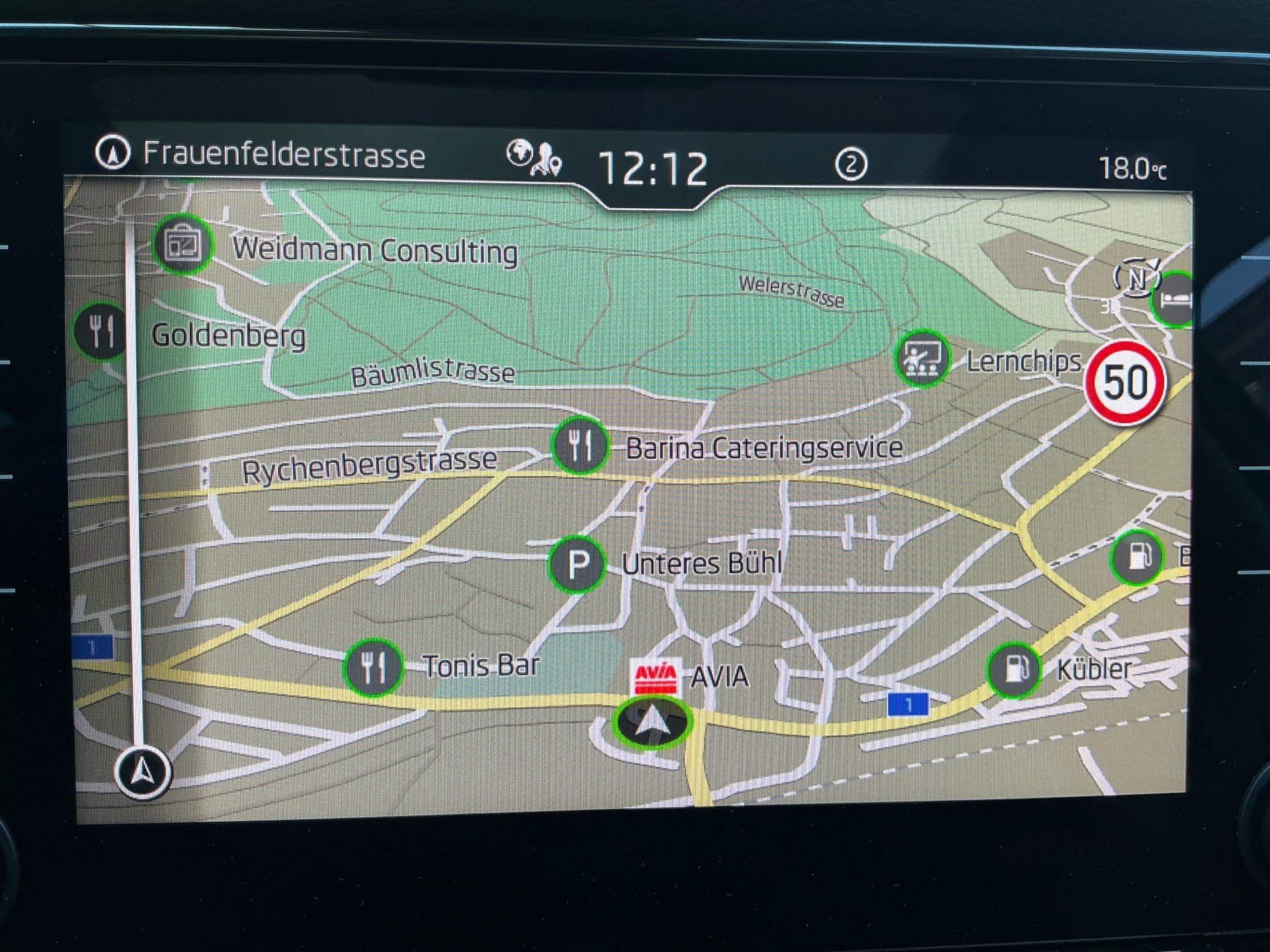 SKODA Karoq Tour 4x4 ***360° KAMERA UND PANORAMADACH ***-image-14