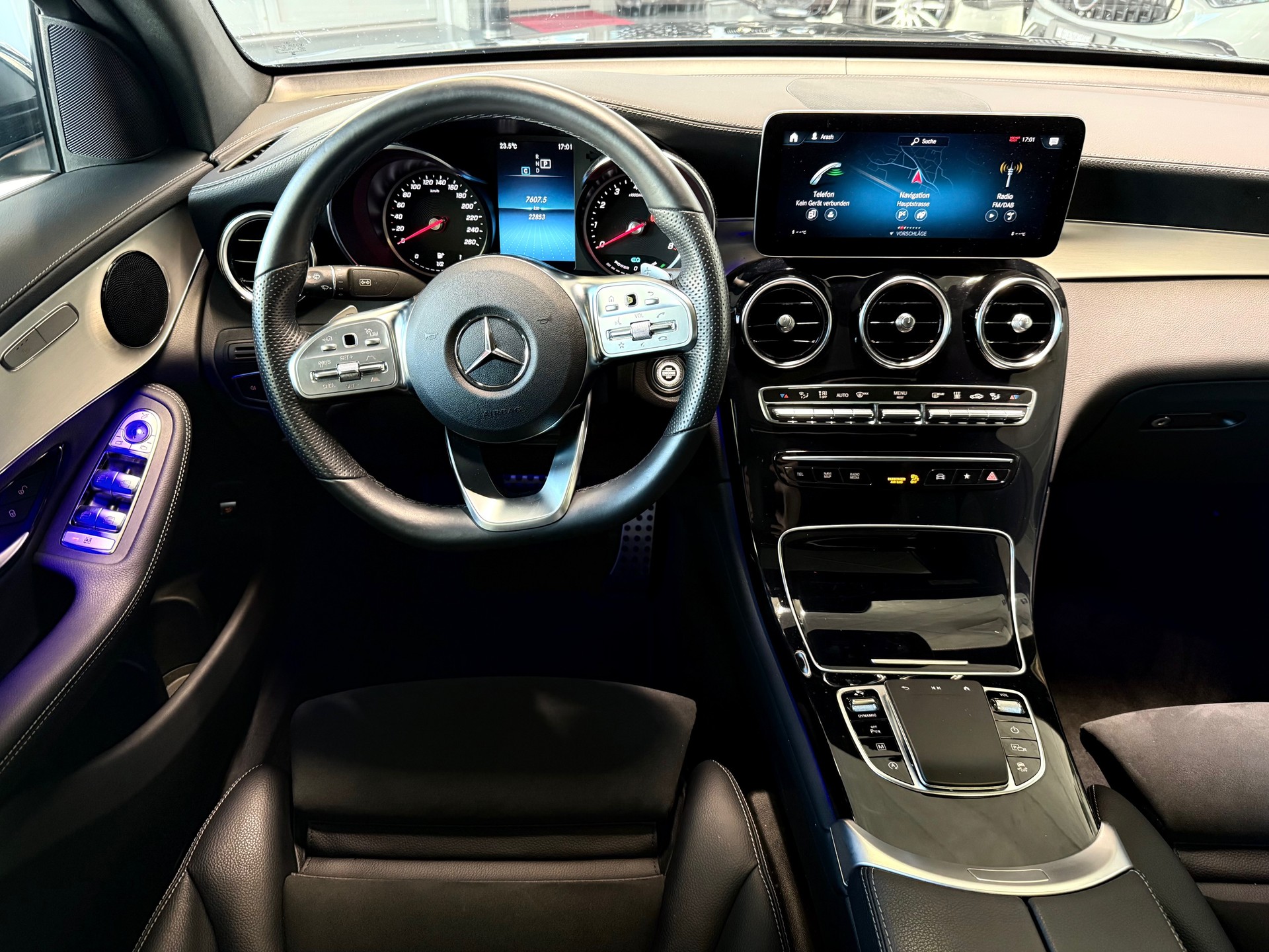 MERCEDES-BENZ GLC Coupé 200 AMG Line 4Matic 9G-Tronic-image-13