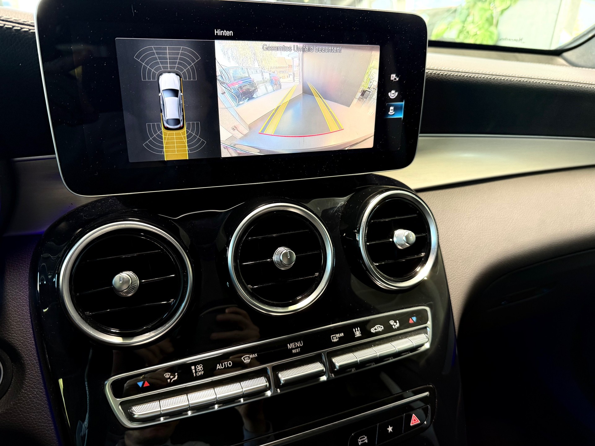 MERCEDES-BENZ GLC Coupé 200 AMG Line 4Matic 9G-Tronic-image-16