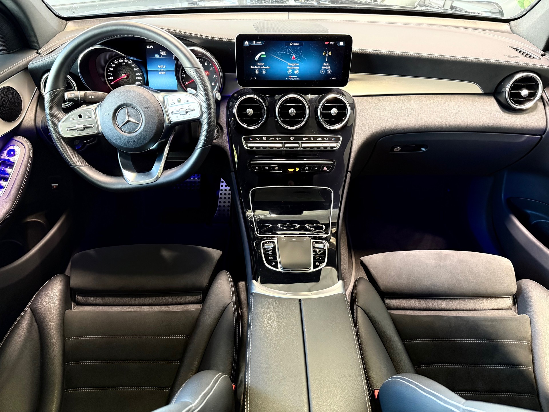 MERCEDES-BENZ GLC Coupé 200 AMG Line 4Matic 9G-Tronic-image-14