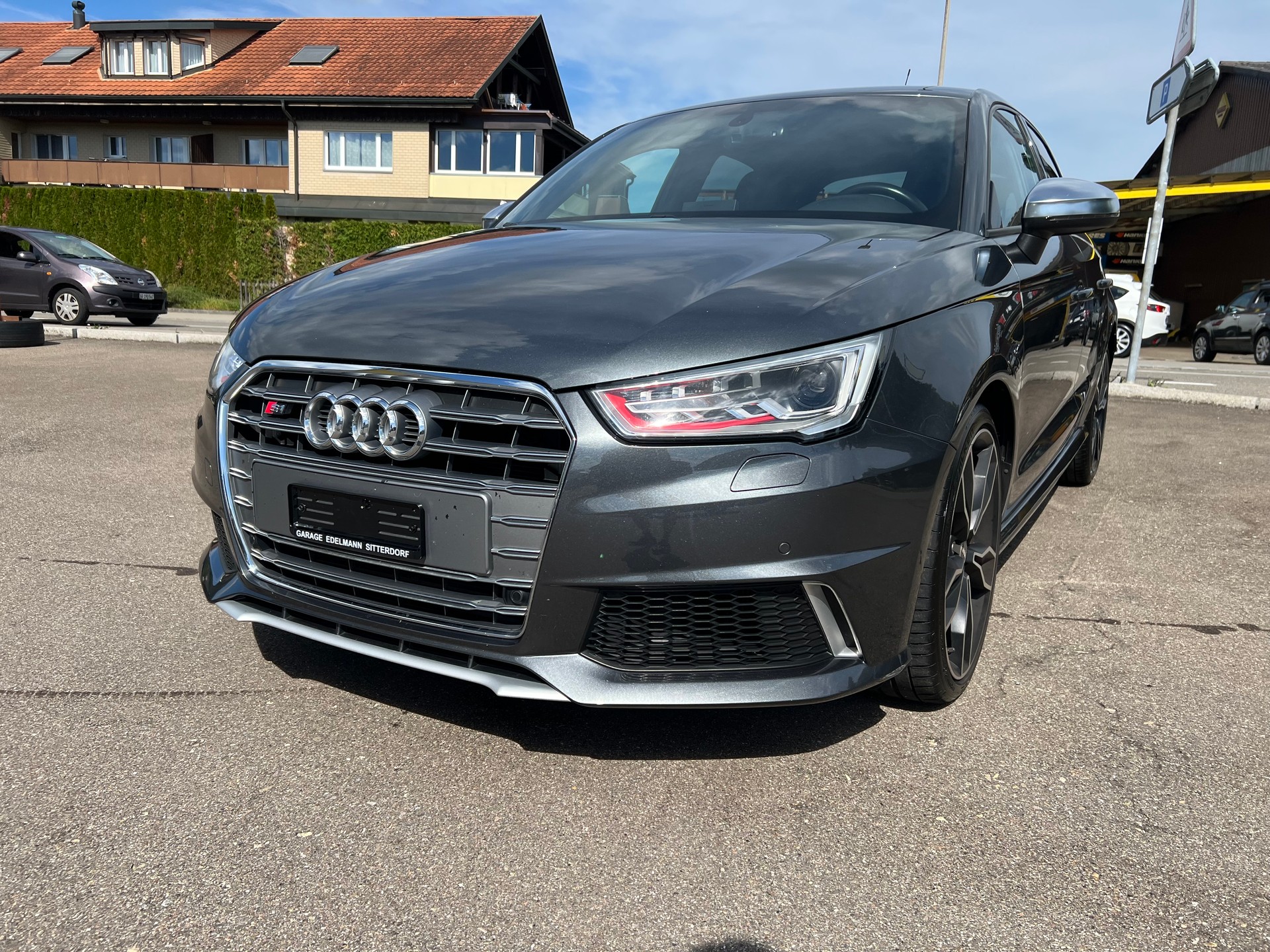 AUDI S1 Sportback 2.0 TFSI quattro Spezial-image-1