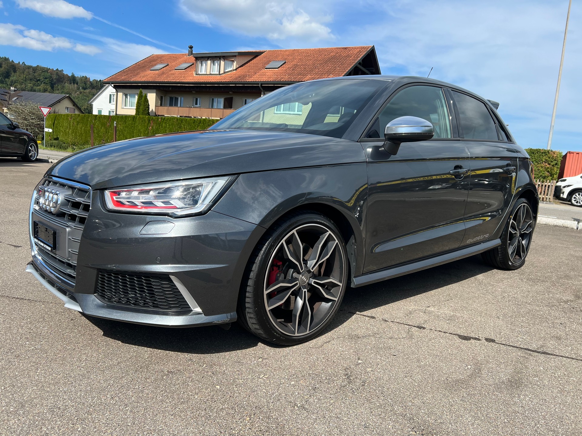 AUDI S1 Sportback 2.0 TFSI quattro Spezial-image-0