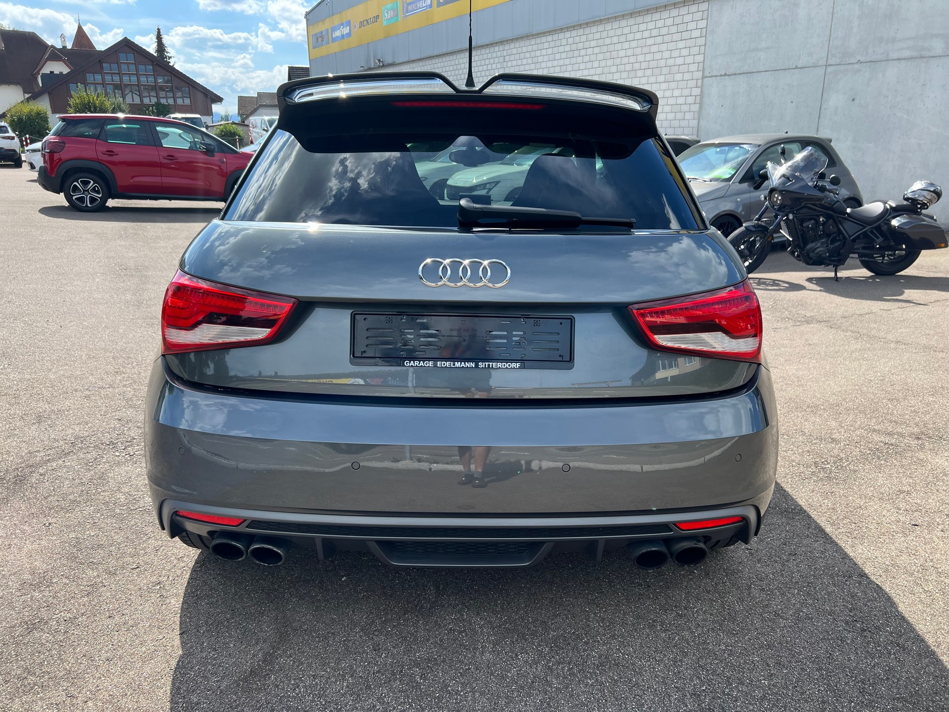 AUDI S1 Sportback 2.0 TFSI quattro Spezial-image-7