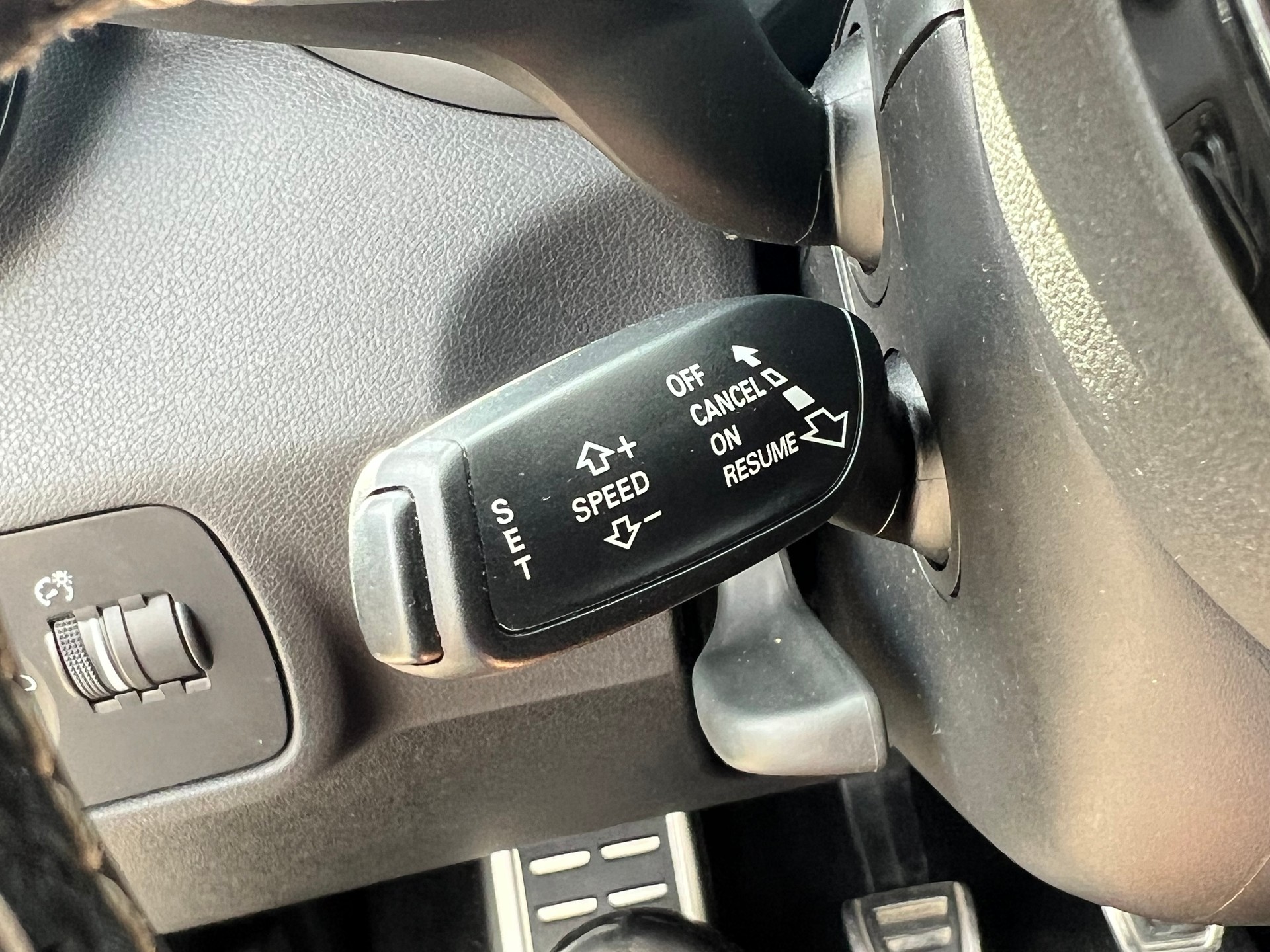 AUDI S1 Sportback 2.0 TFSI quattro Spezial-image-21