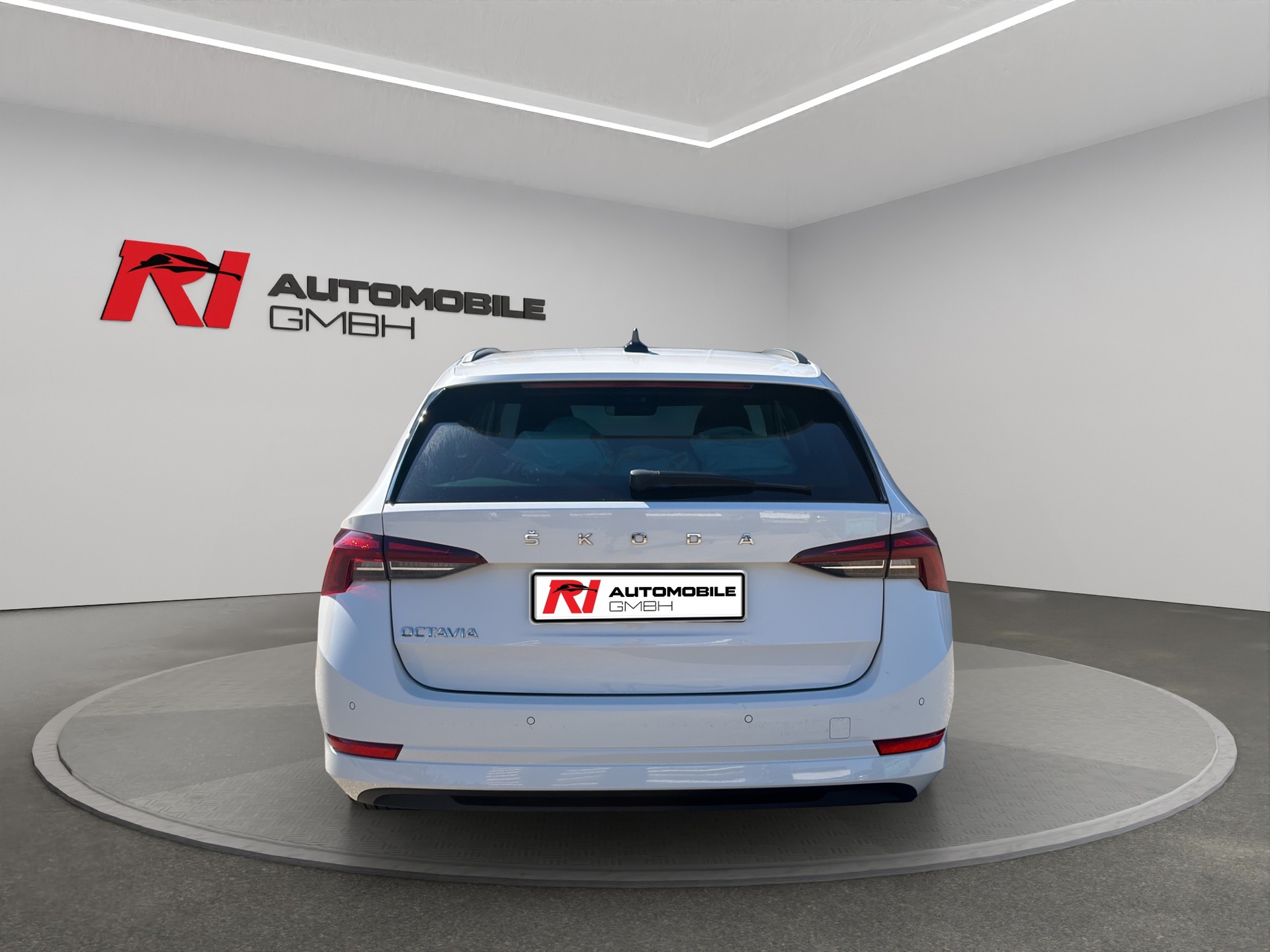 SKODA Octavia Combi 2.0 TDI DSG Ambition-image-6