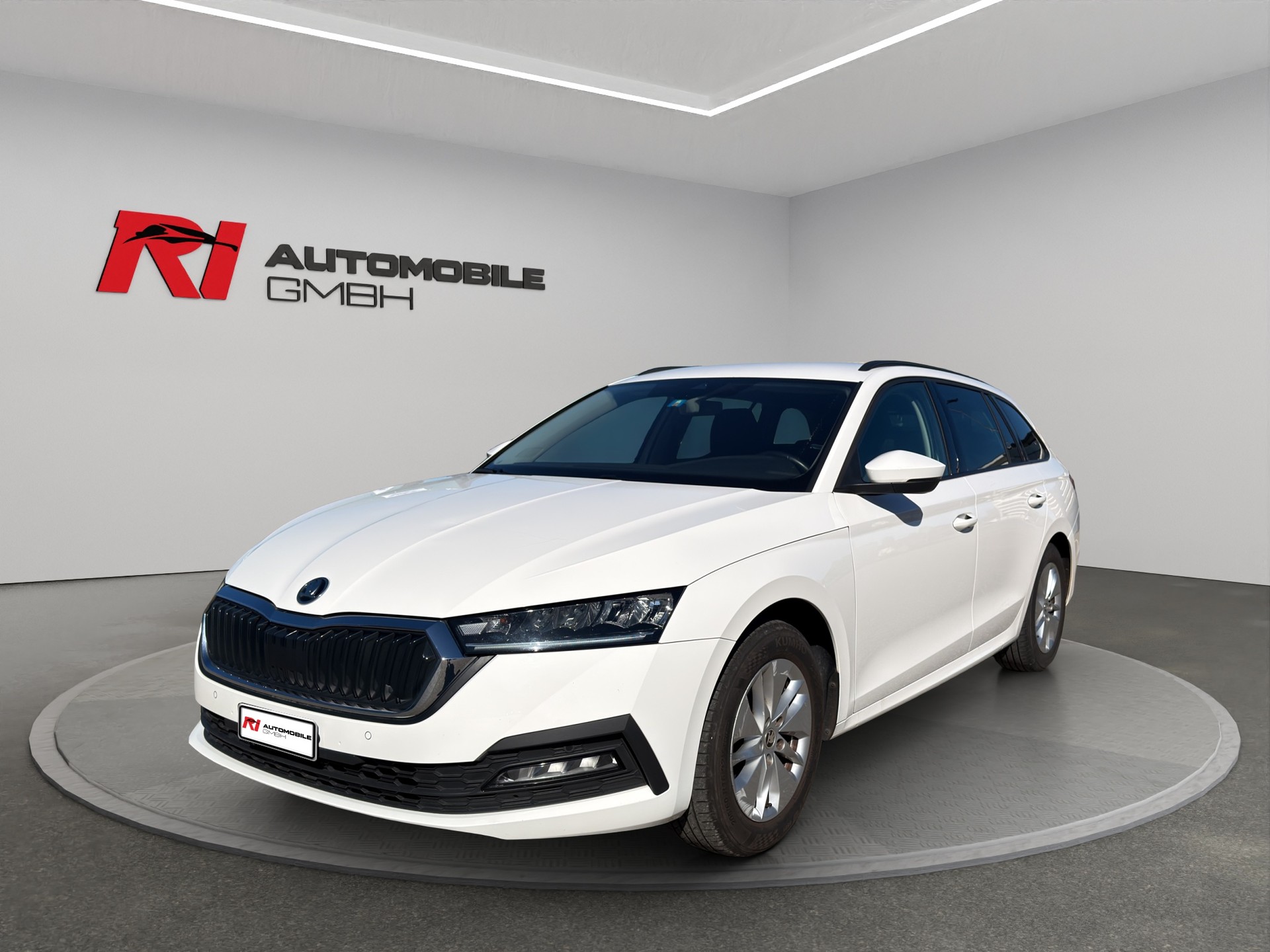 SKODA Octavia Combi 2.0 TDI DSG Ambition-image-0