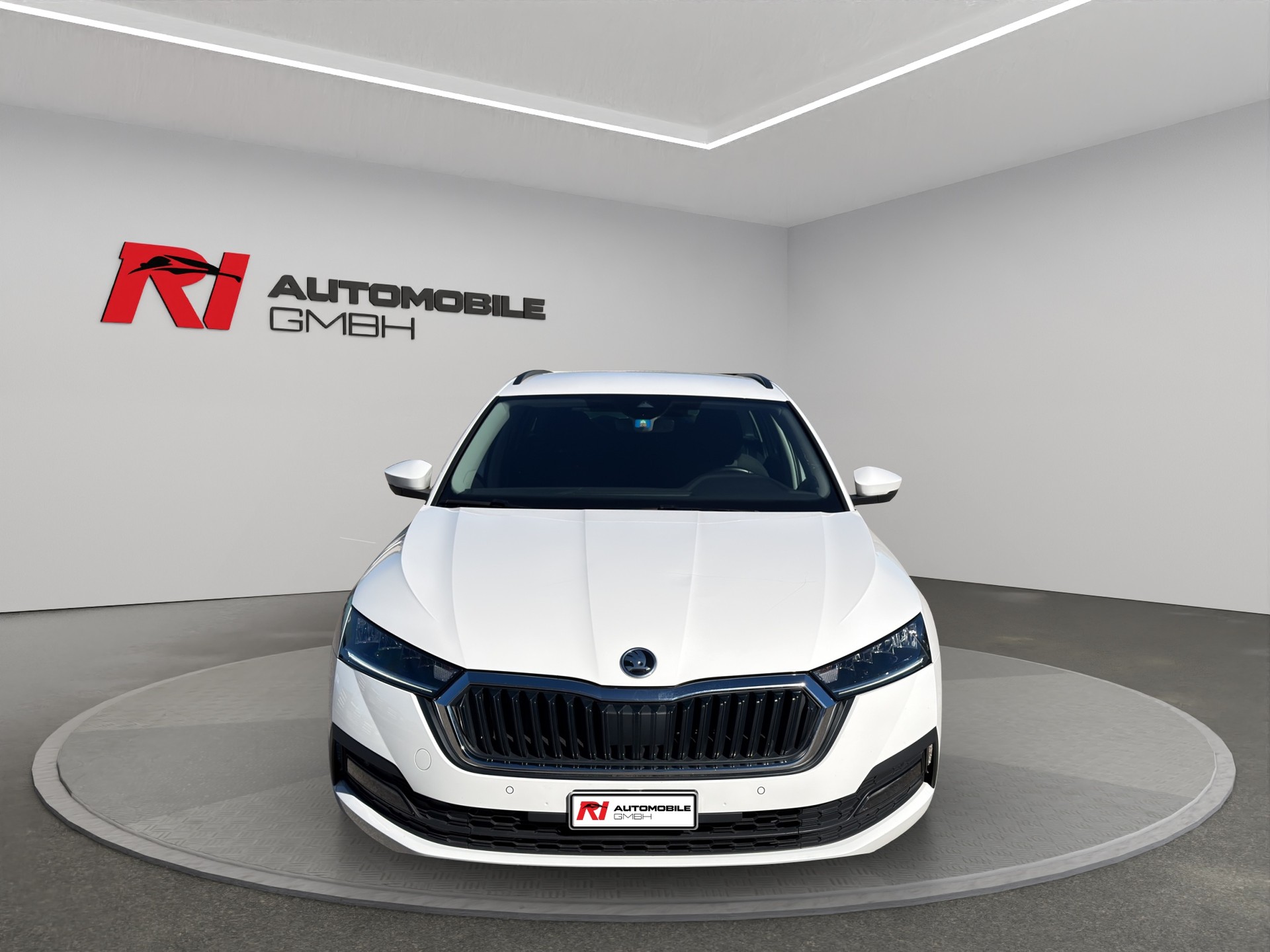 SKODA Octavia Combi 2.0 TDI DSG Ambition-image-1
