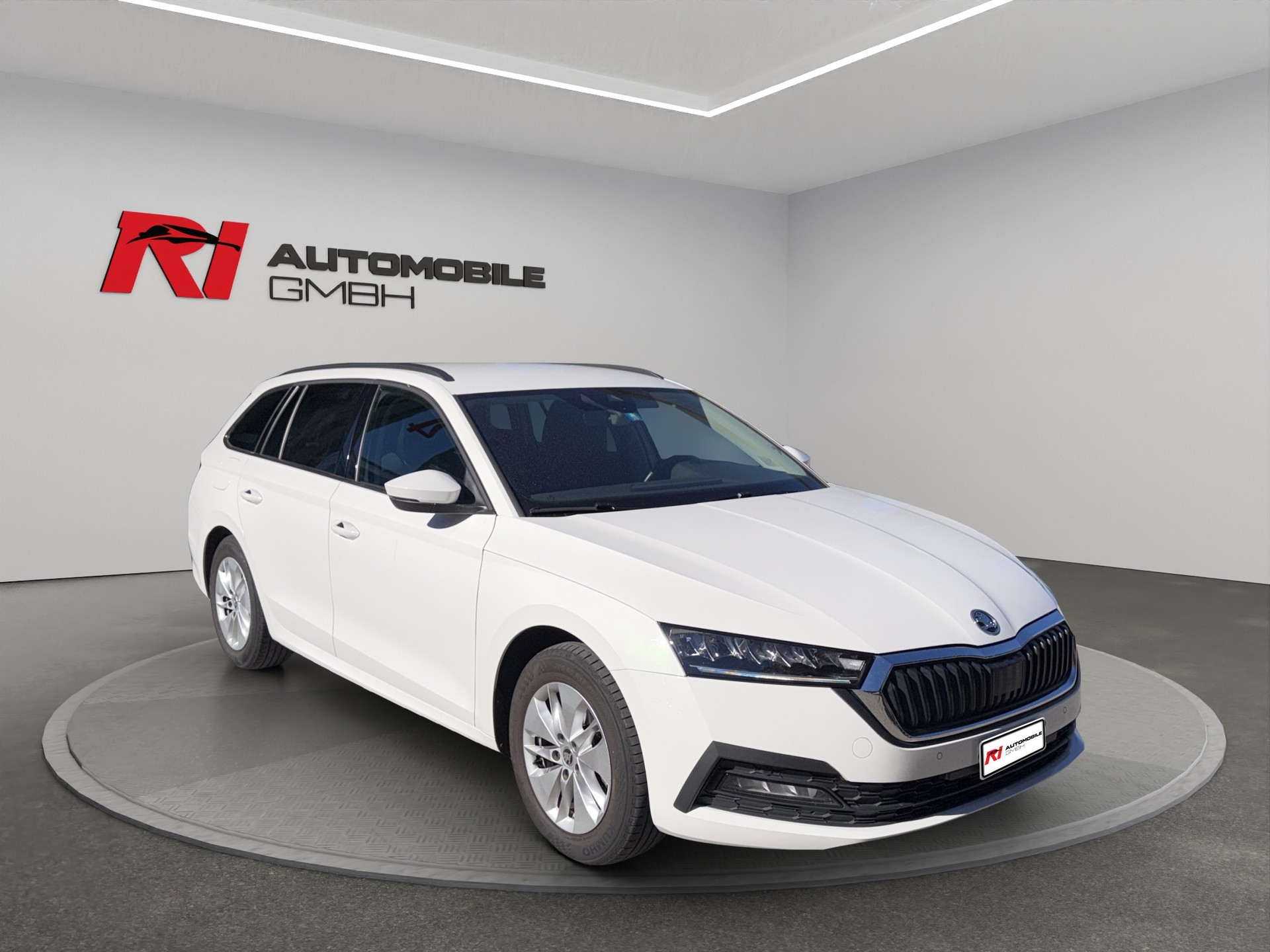 SKODA Octavia Combi 2.0 TDI DSG Ambition-image-2