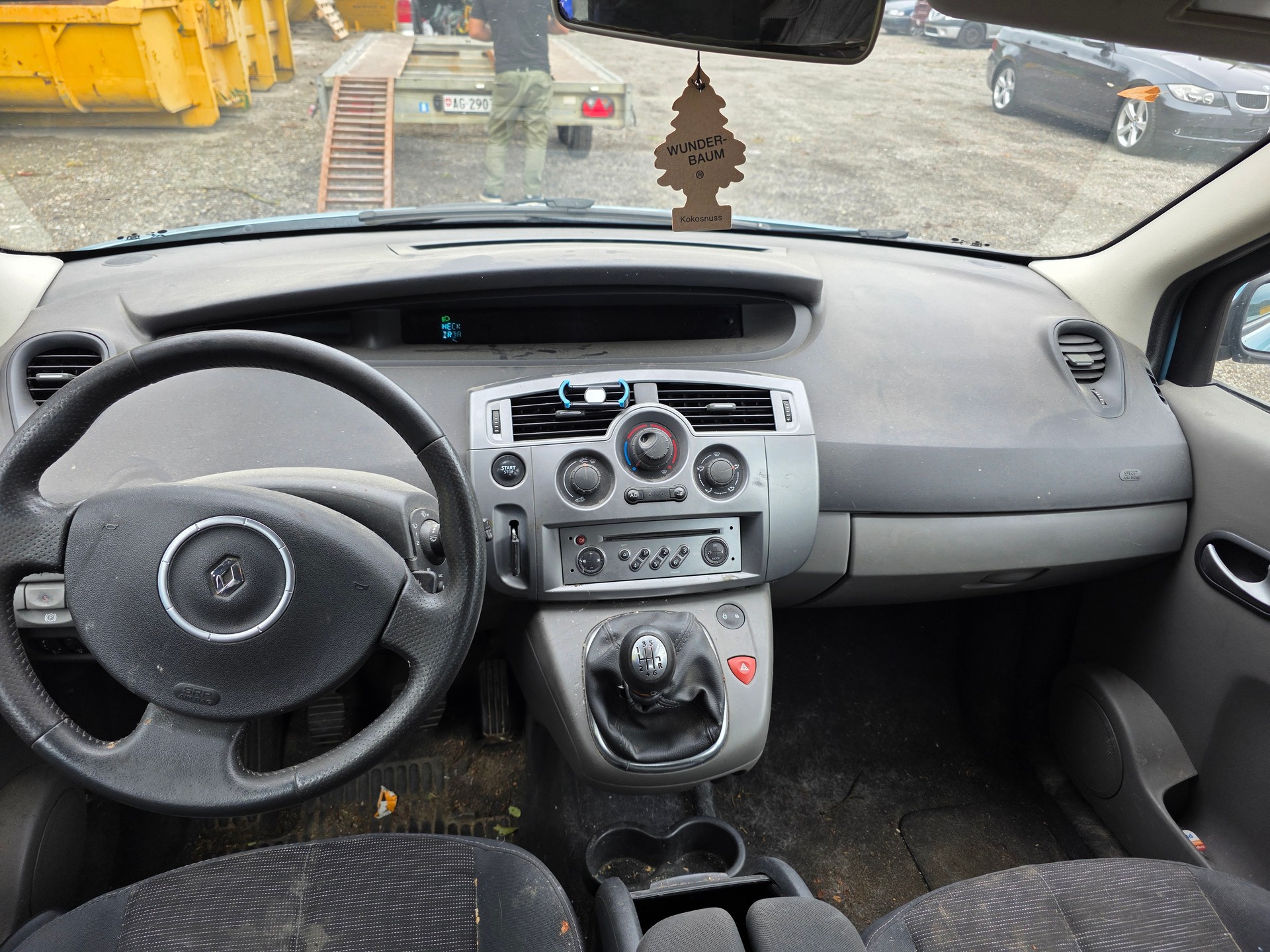 RENAULT Scénic 2.0 16V Dynamique-image-9