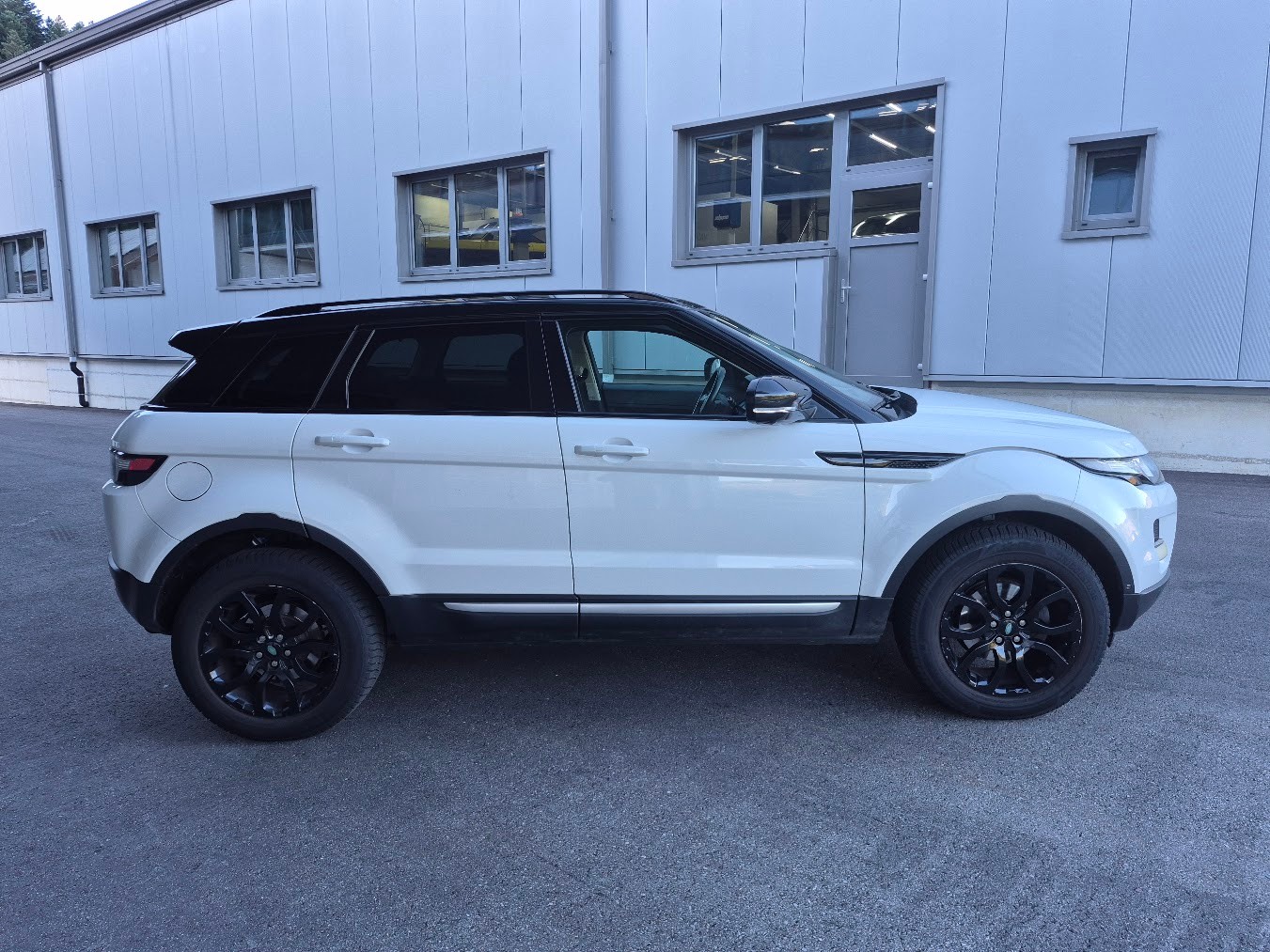 LAND ROVER Range Rover Evoque 2.0 Si4 Prestige AT6-image-5