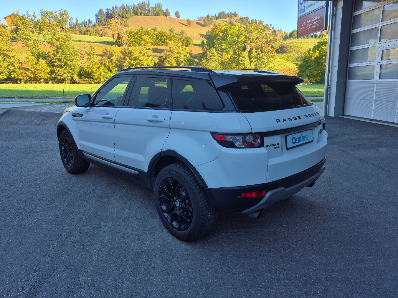 LAND ROVER Range Rover Evoque 2.0 Si4 Prestige AT6-image-2