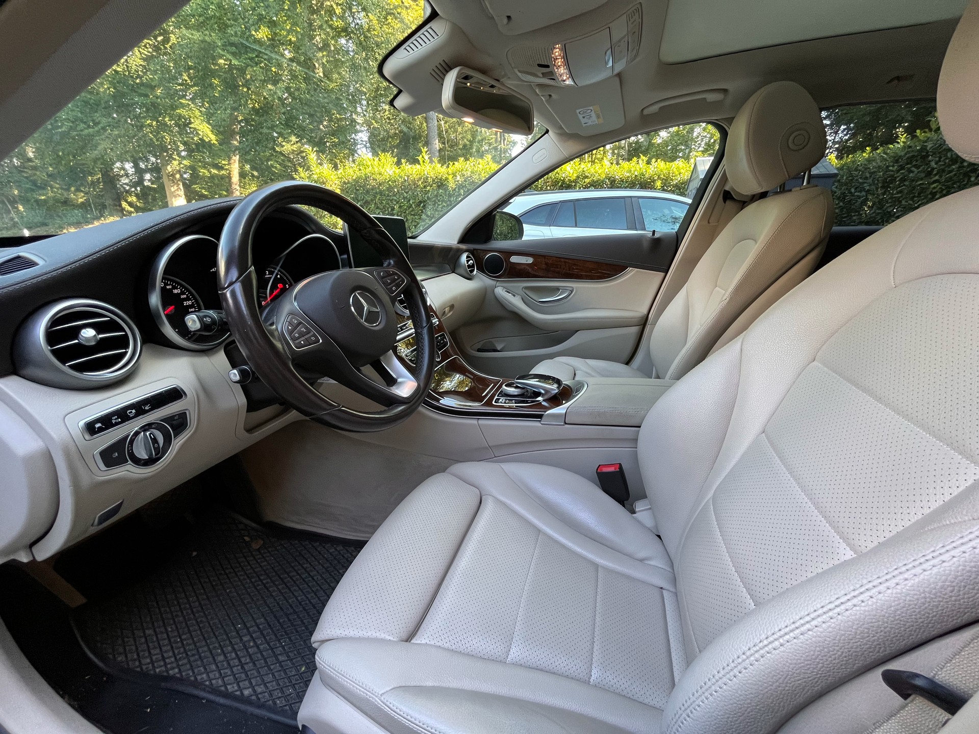 MERCEDES-BENZ C 250 BlueTec Exclusive 4m-image-11