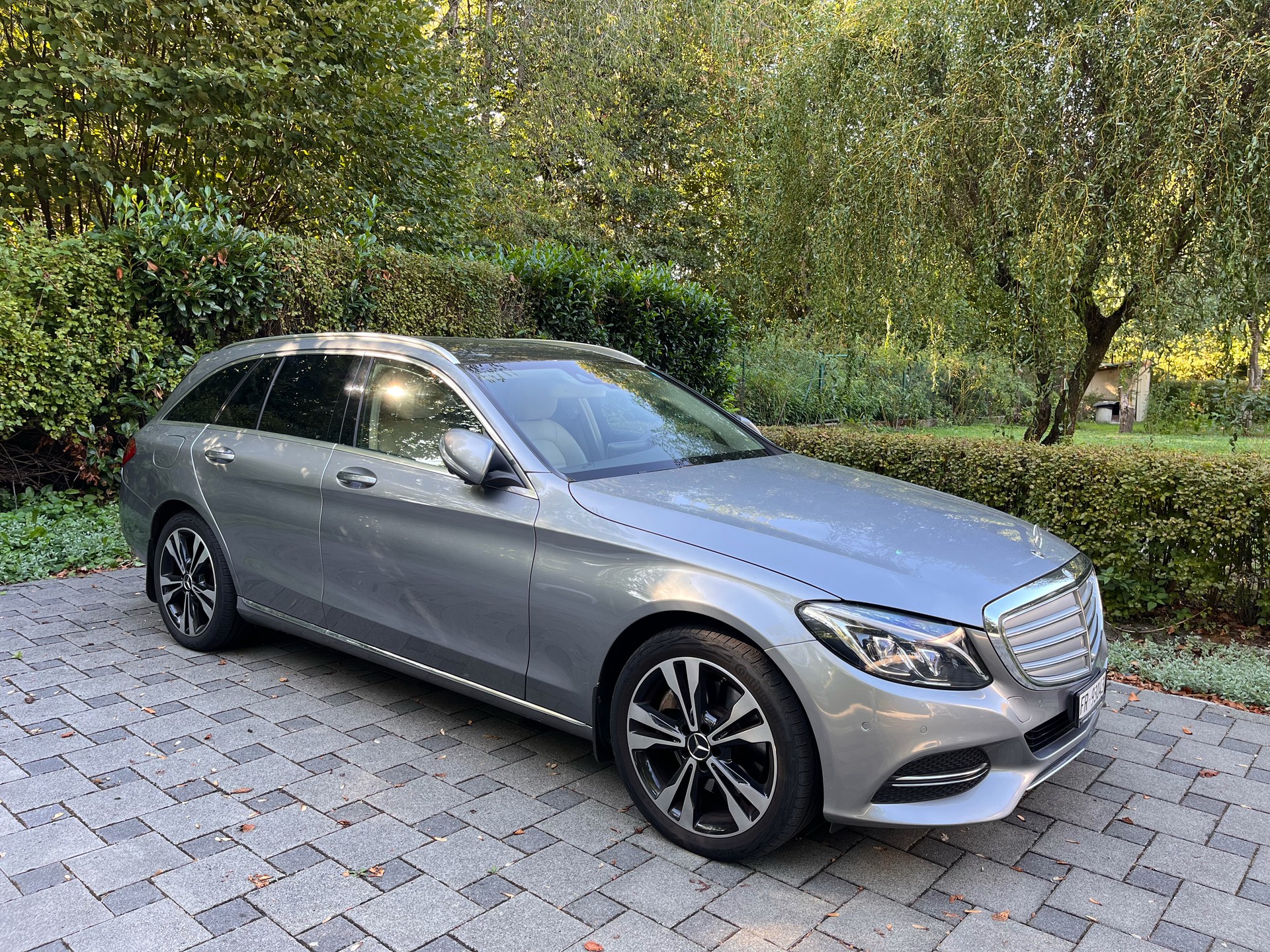 MERCEDES-BENZ C 250 BlueTec Exclusive 4m-image-0