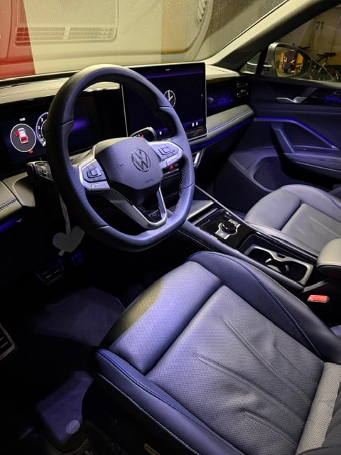 VW 2.0 TSI R-Line DSG 4motion-image-2