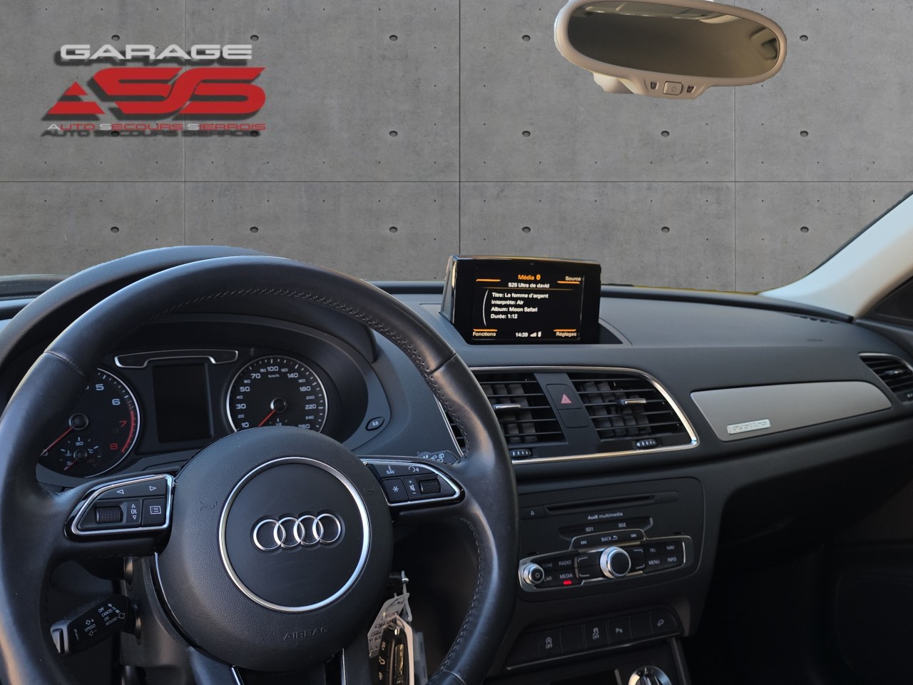 AUDI Q3 2.0 TFSI quattro S-tronic-image-12