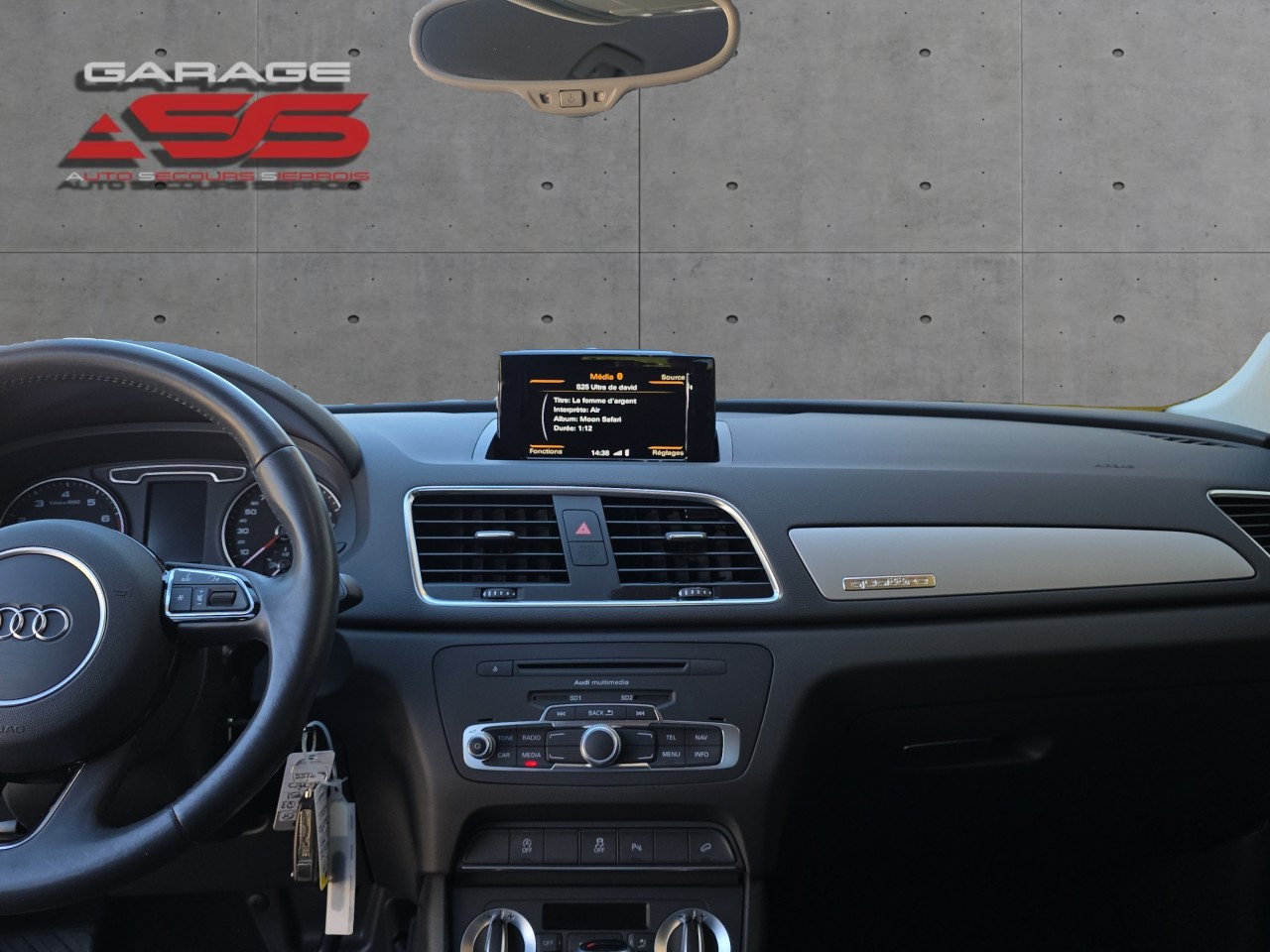 AUDI Q3 2.0 TFSI quattro S-tronic-image-10