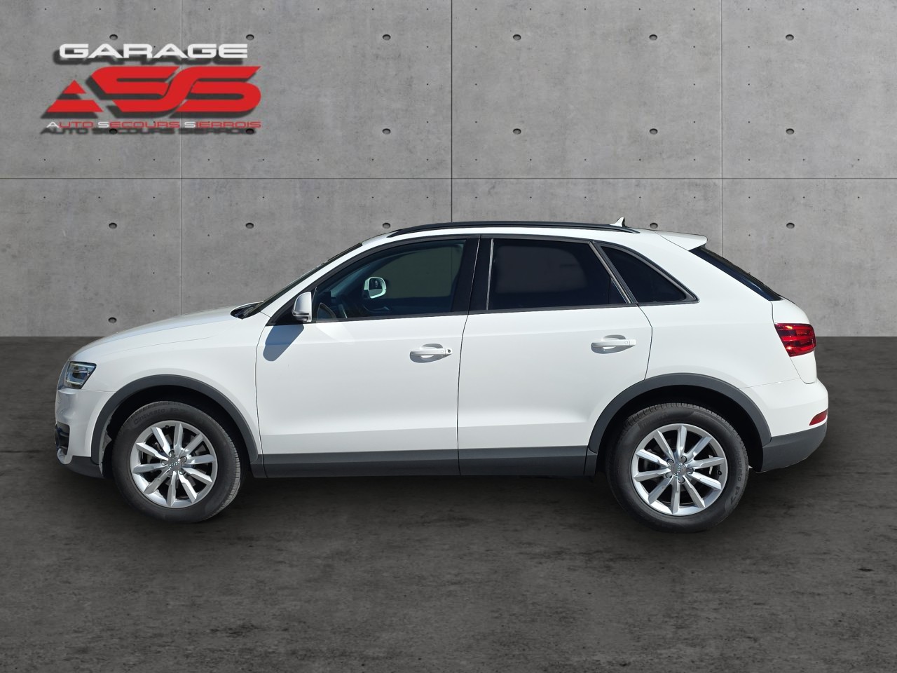 AUDI Q3 2.0 TFSI quattro S-tronic-image-3