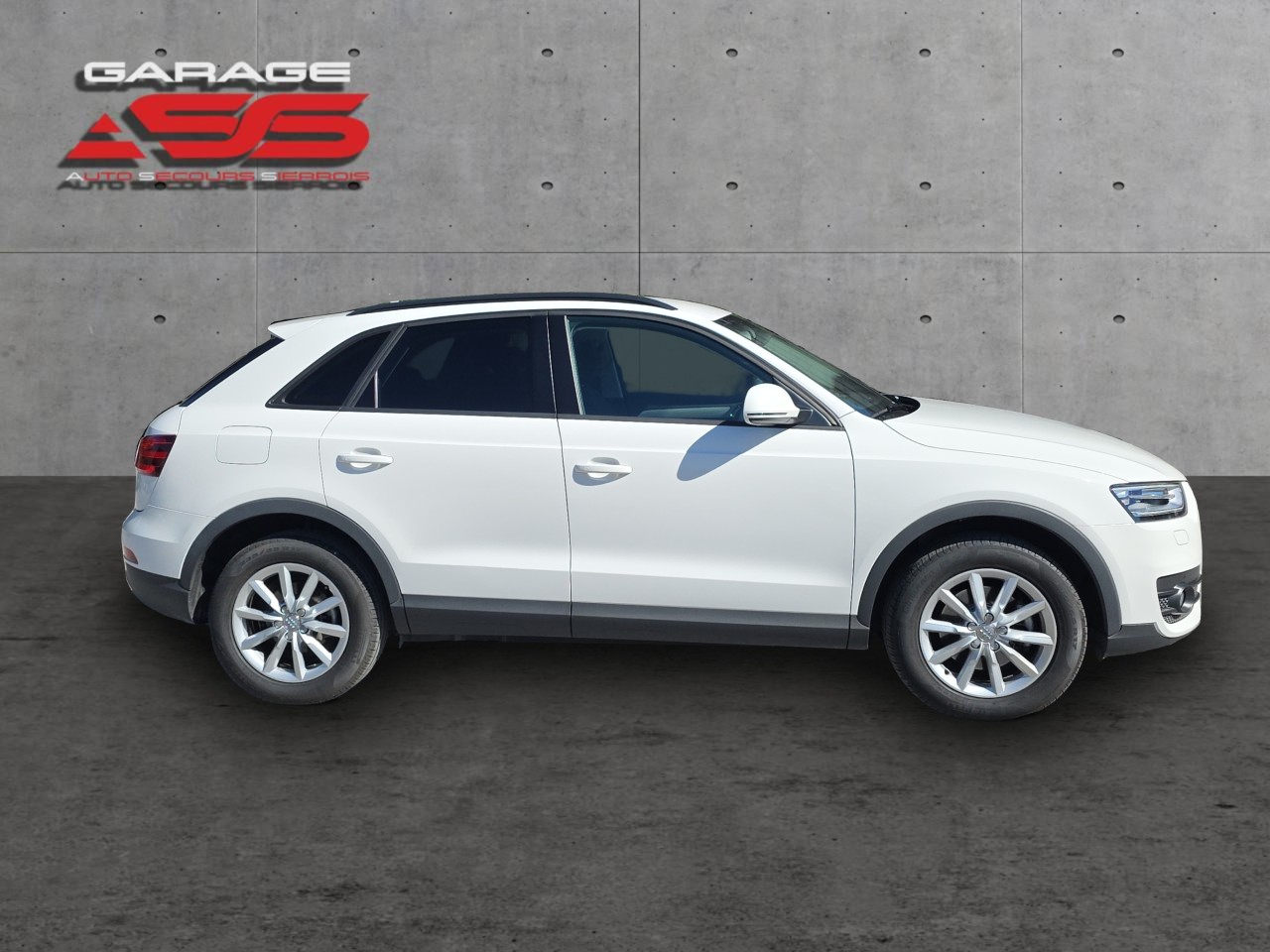 AUDI Q3 2.0 TFSI quattro S-tronic-image-2