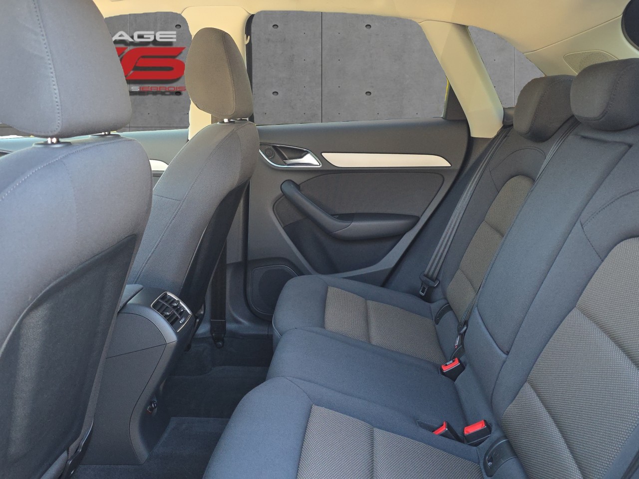 AUDI Q3 2.0 TFSI quattro S-tronic-image-8