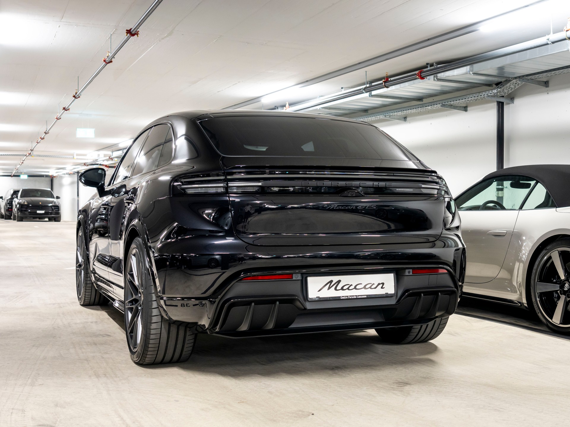PORSCHE Macan 4 GTS 100kWh-image-2