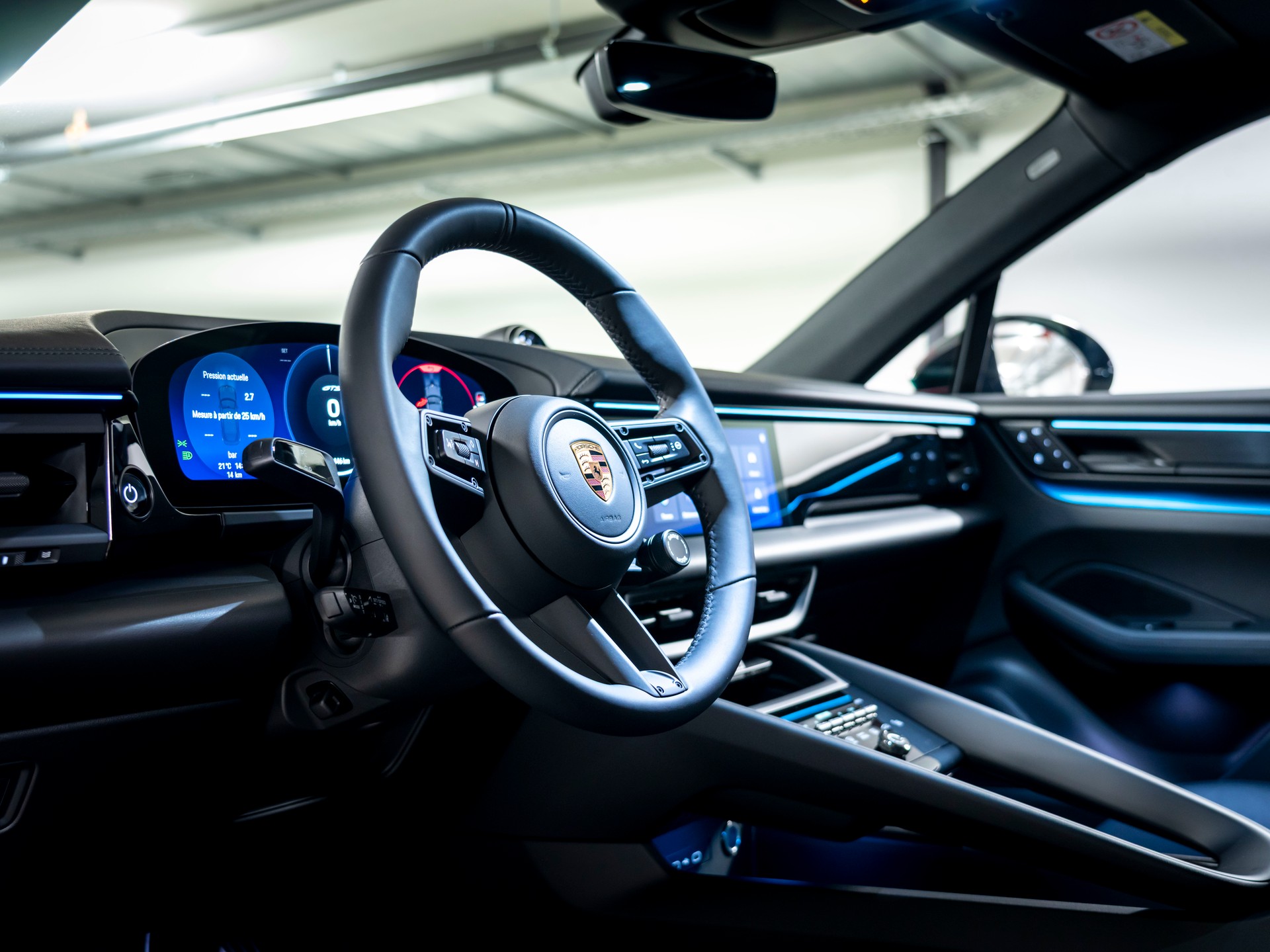PORSCHE Macan 4 GTS 100kWh-image-12